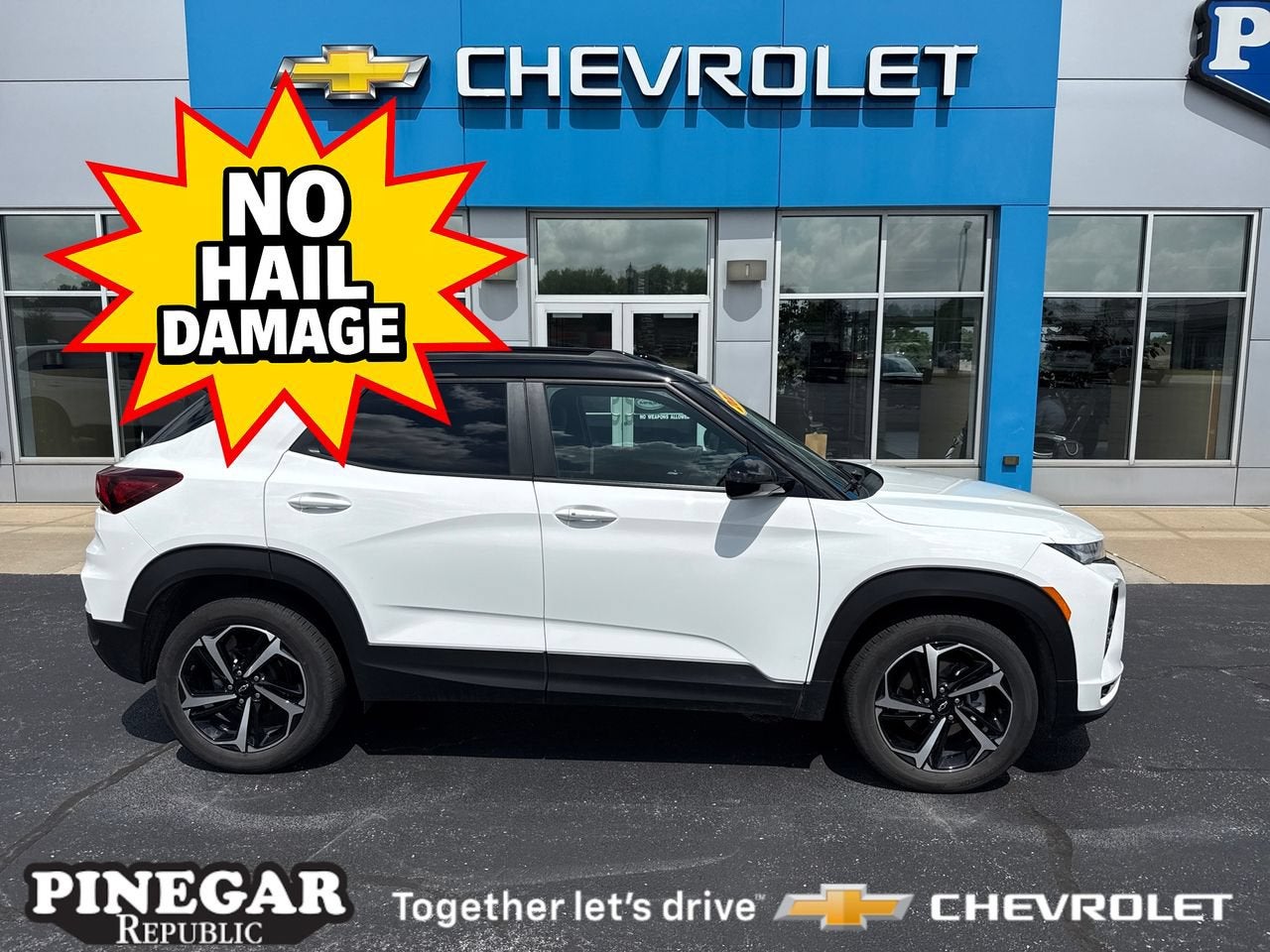 Summit White 2023 Chevrolet Trailblazer SUV / Crossover Front-Wheel Drive Automatic