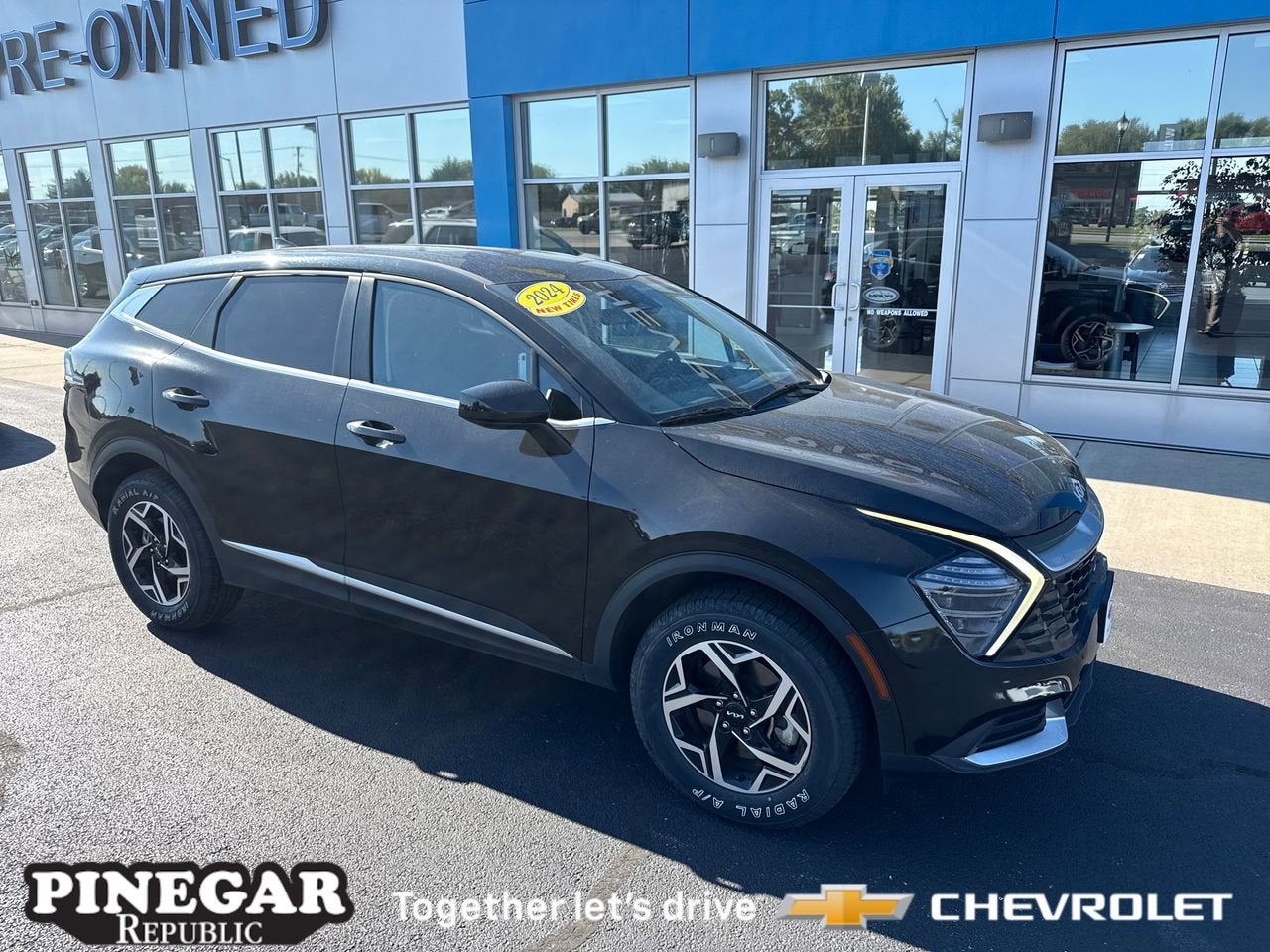 View vehicle photo 5