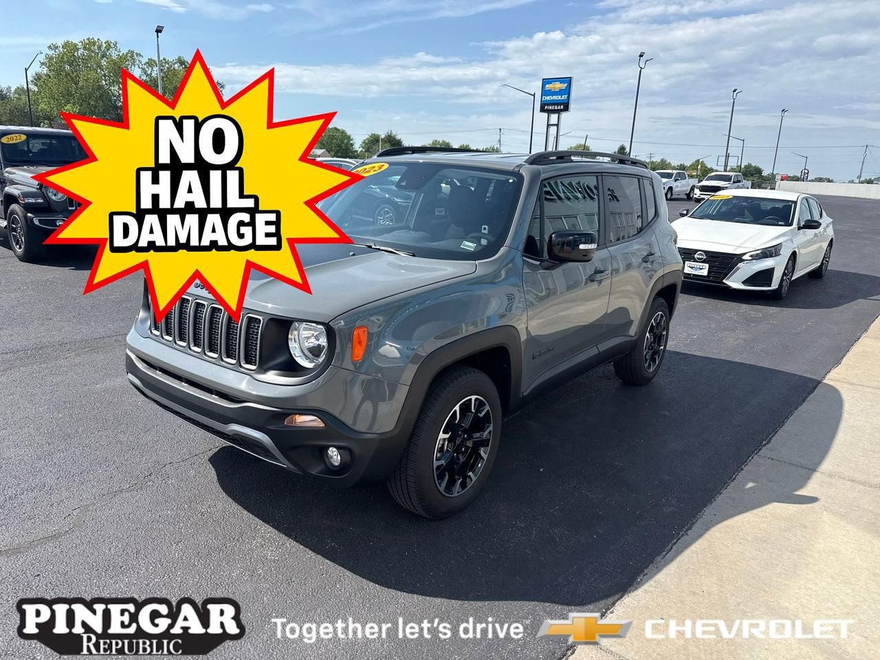 View vehicle photo 4
