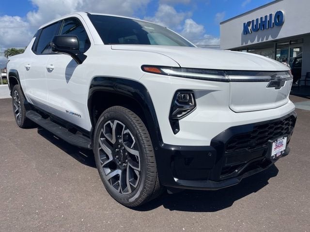 Summit White 2025 Chevrolet Silverado EV RST Crew Cab (Extended Range) e4WD Pickup Truck All-Wheel Drive Automatic