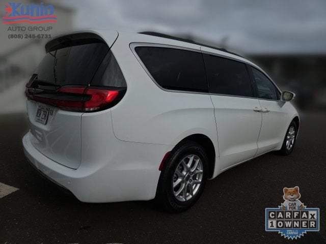 View vehicle photo 4