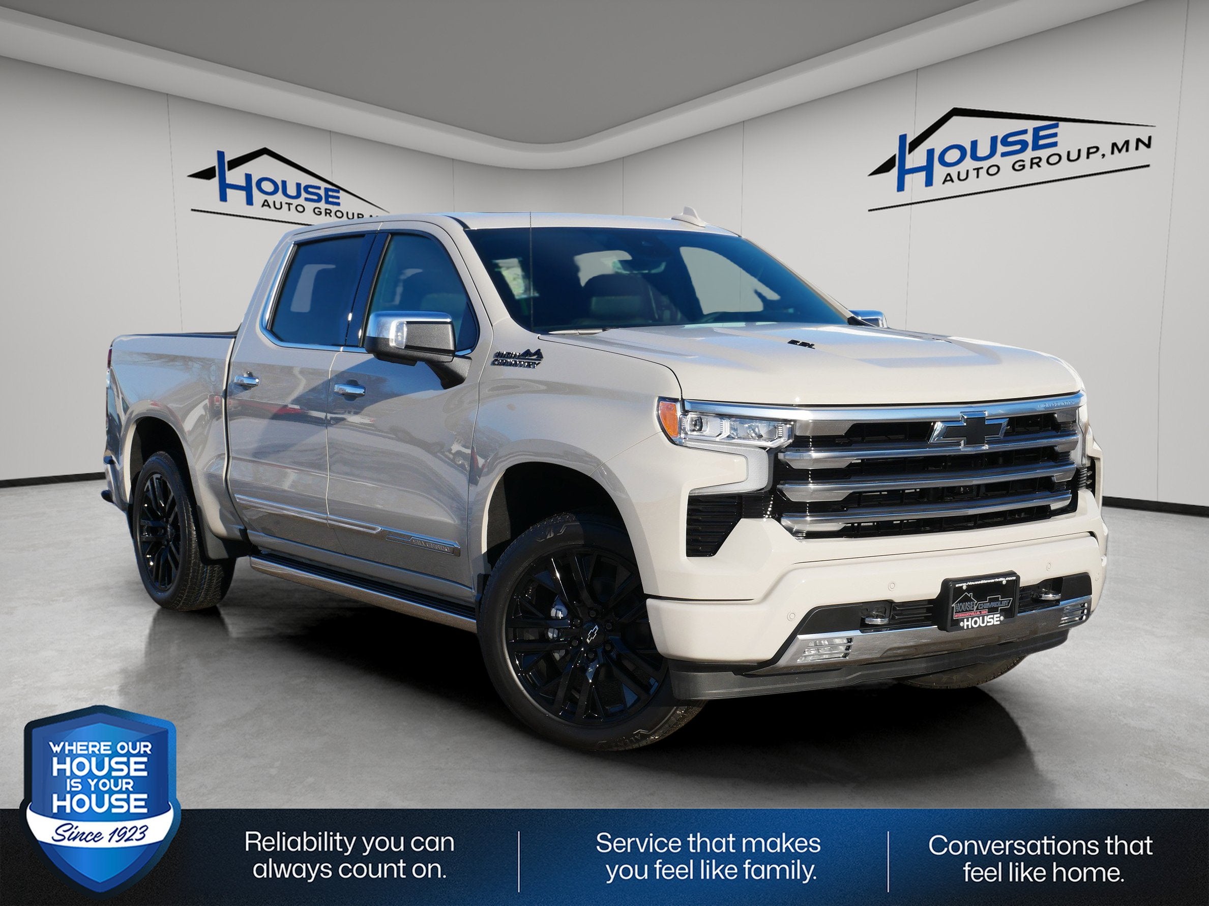 White Sands 2026 Chevrolet Silverado 1500 Pickup Truck Four-Wheel Drive Automatic