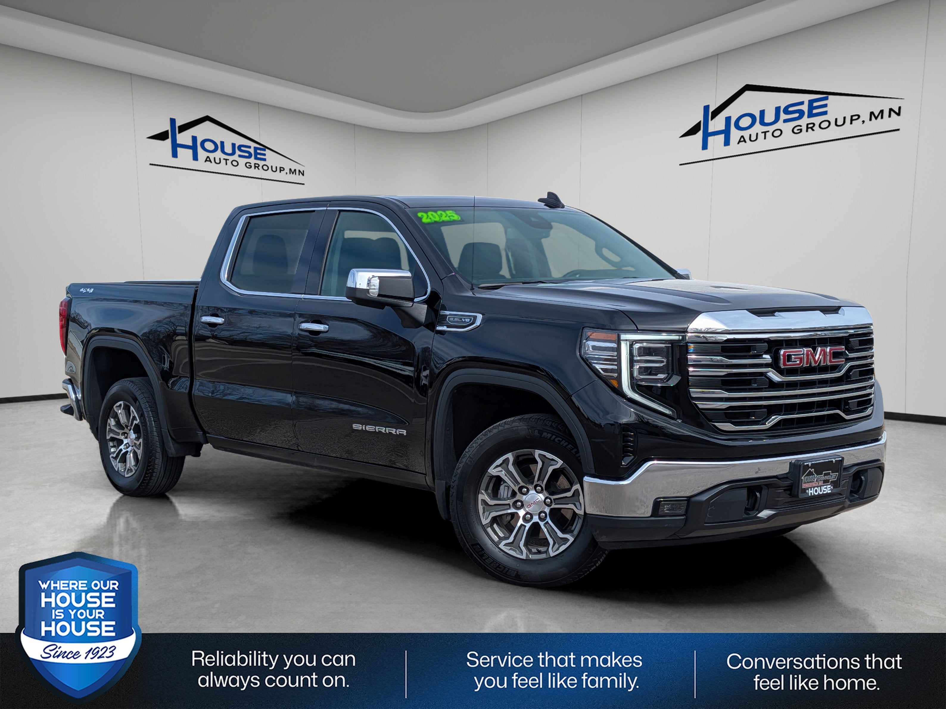 2025 GMC Sierra 1500 SLT Crew Cab 4WD