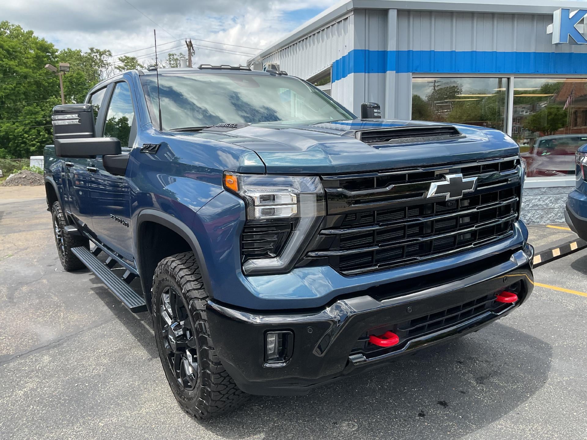 Lakeshore Blue Metallic 2026 Chevrolet Silverado 2500HD Pickup Truck Four-Wheel Drive Automatic