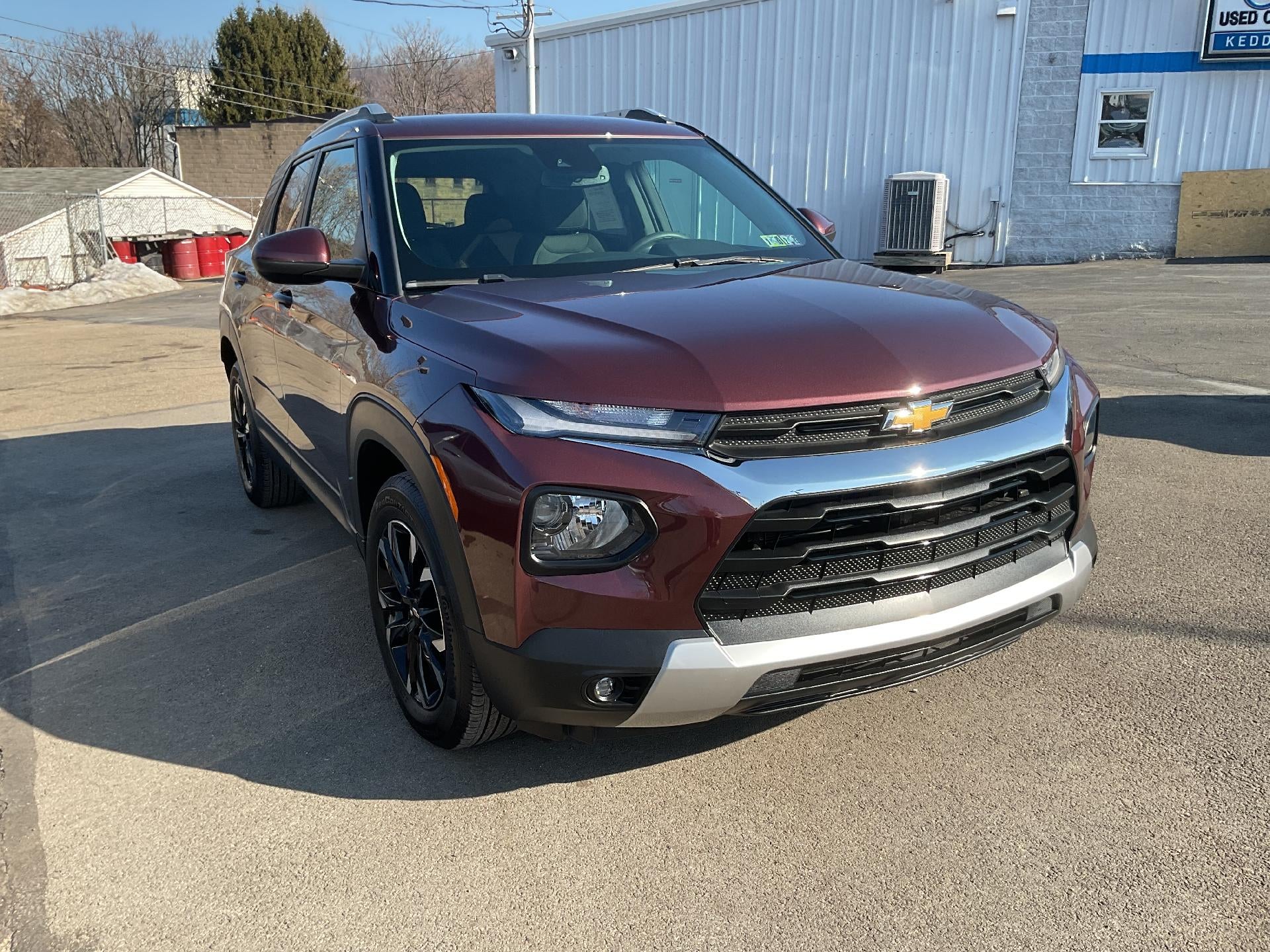 2023 Chevrolet Trailblazer Rojo (Mahogany Red Metallic) SUV/Crossover Tracción delantera Automática