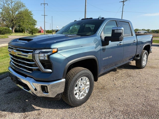 Lakeshore Blue Metallic 2026 Chevrolet Silverado 2500HD Pickup Truck Four-Wheel Drive Automatic