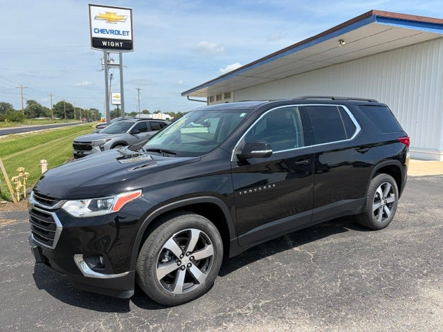 Mosaic Black Metallic 2021 Chevrolet Traverse SUV / Crossover Front-Wheel Drive Automatic