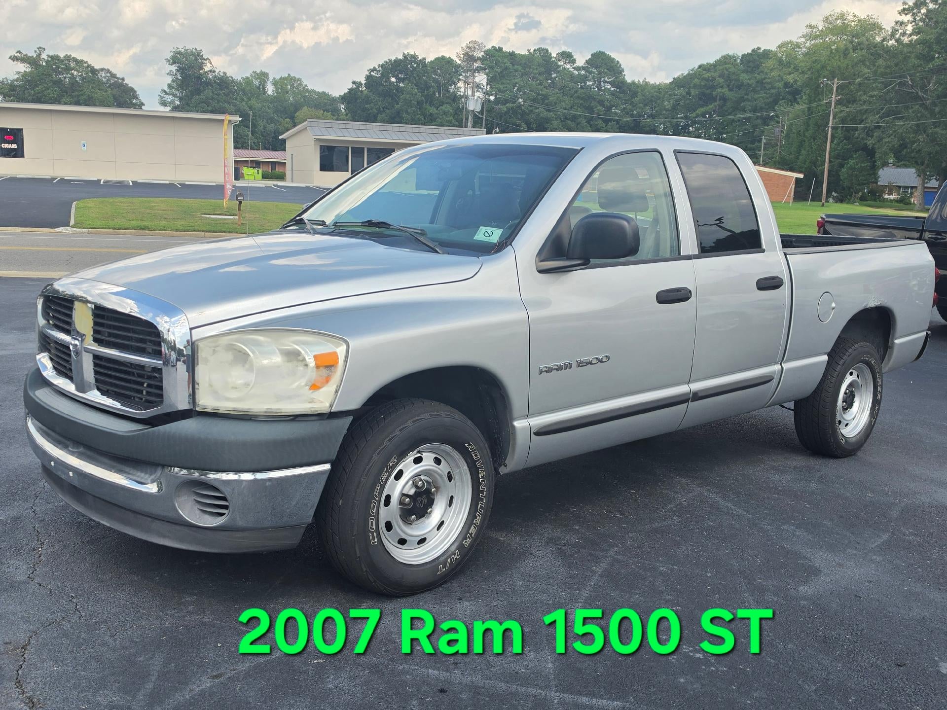  2007 Dodge RAM 1500 Pickup Truck Rear-Wheel Drive Automatic