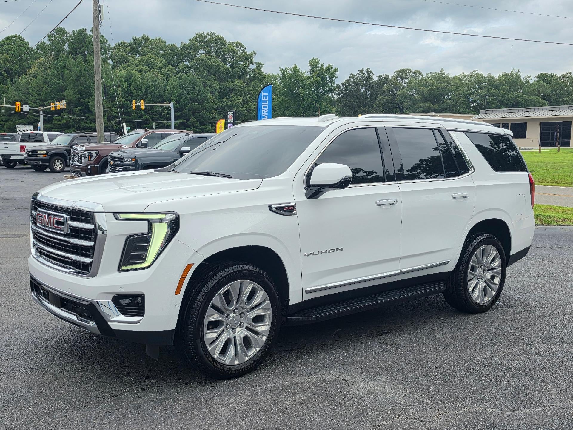 Summit White 2026 GMC Yukon SUV / Crossover Four-Wheel Drive Automatic