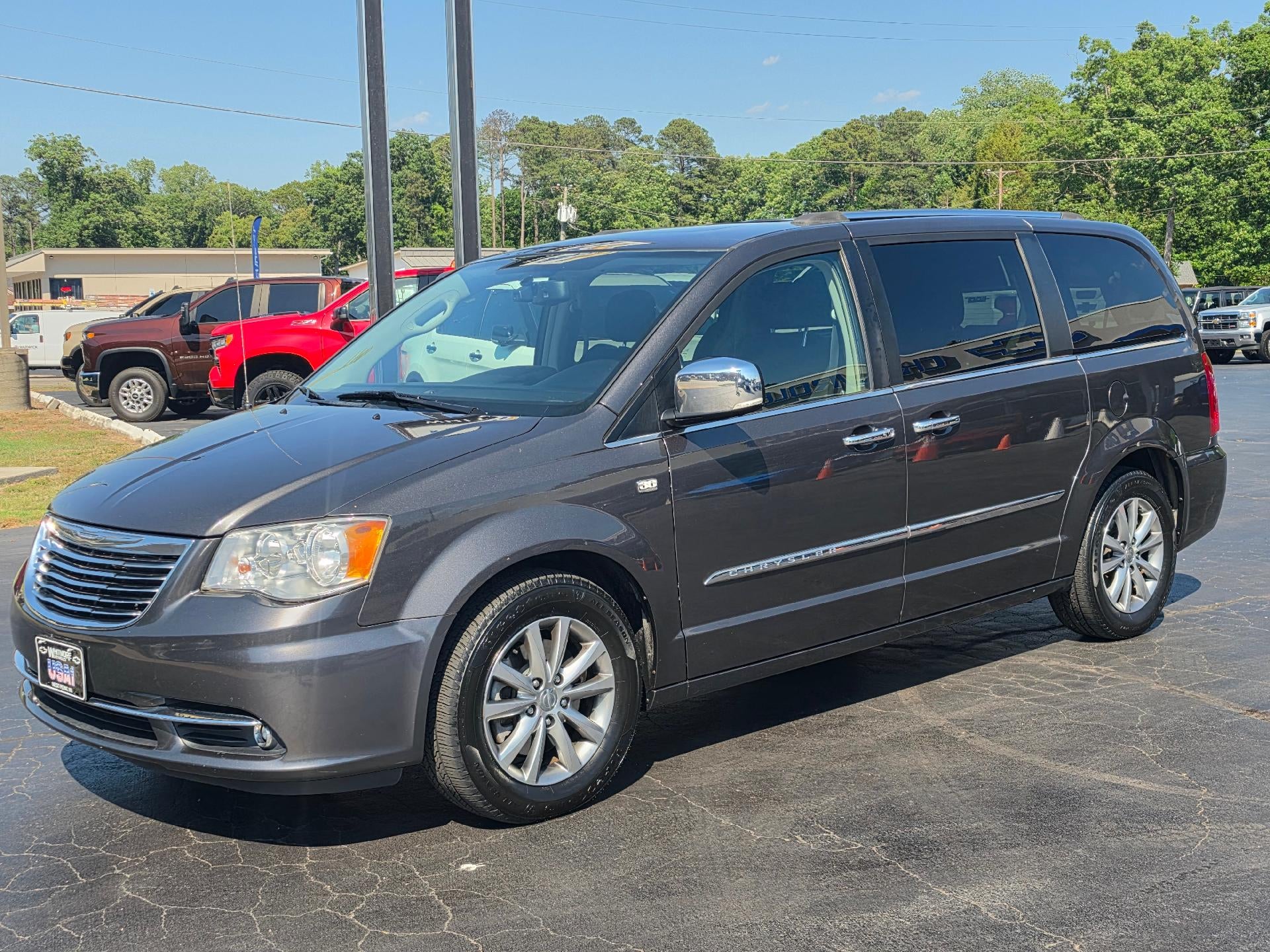  2014 Chrysler Town & Country Minivan  Automatic