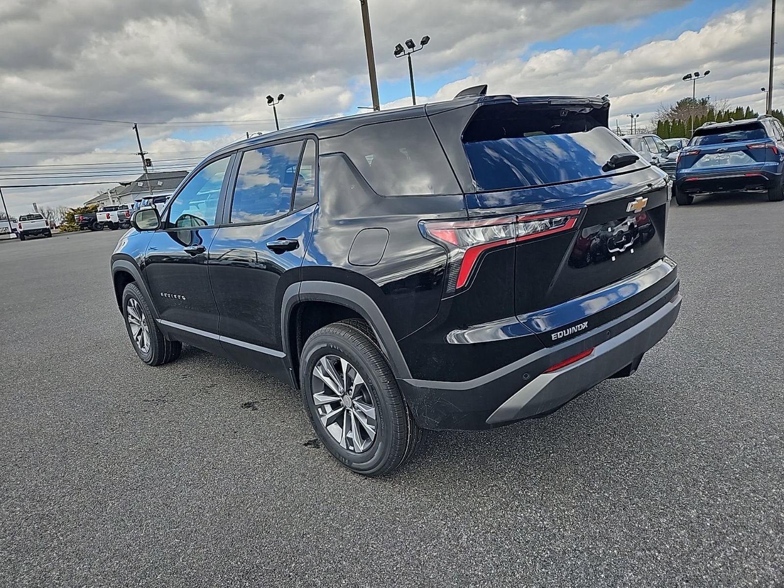 View vehicle photo 4