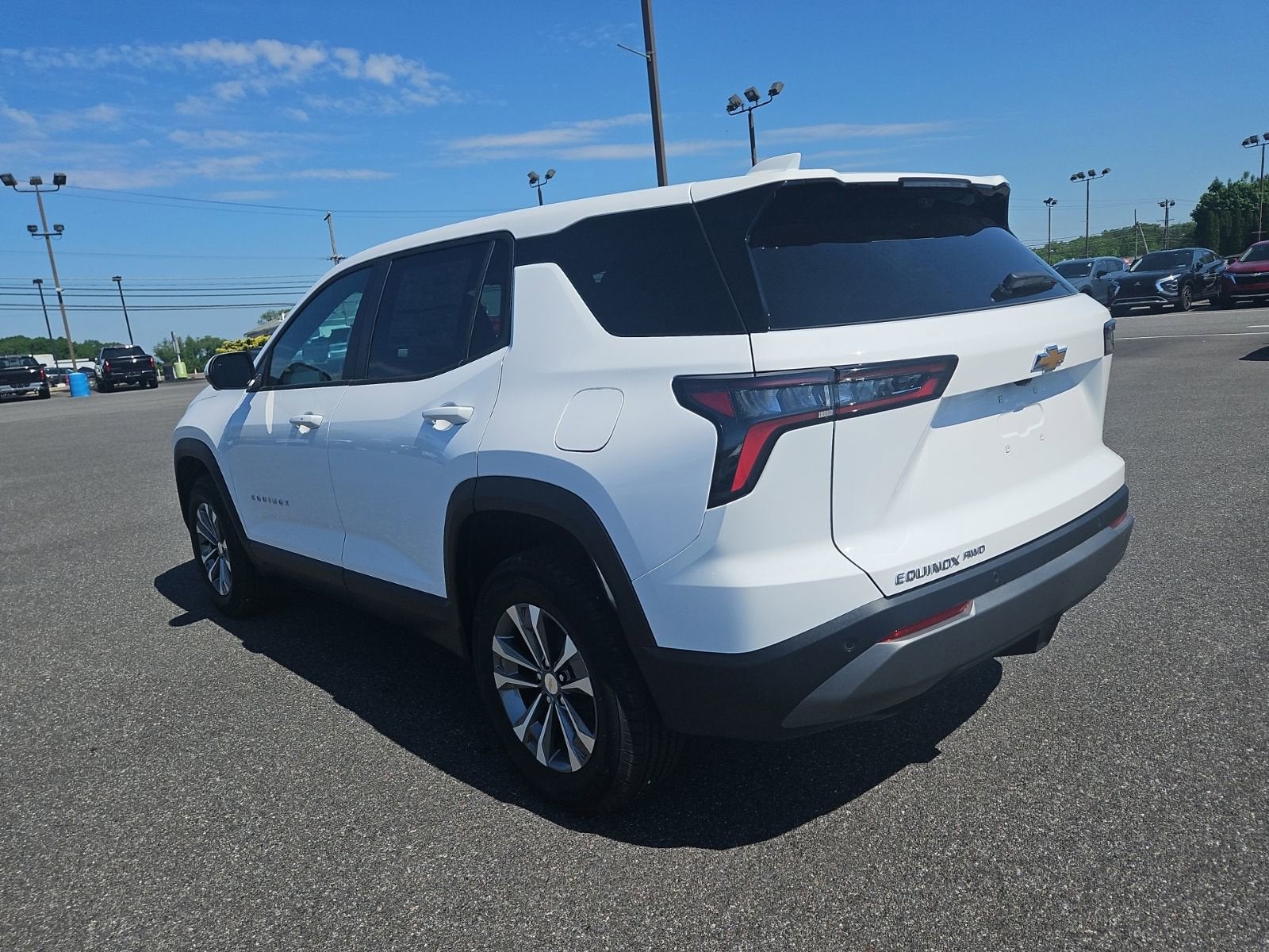 View vehicle photo 3