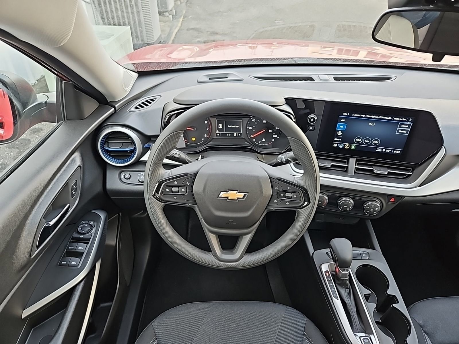 View vehicle photo 7