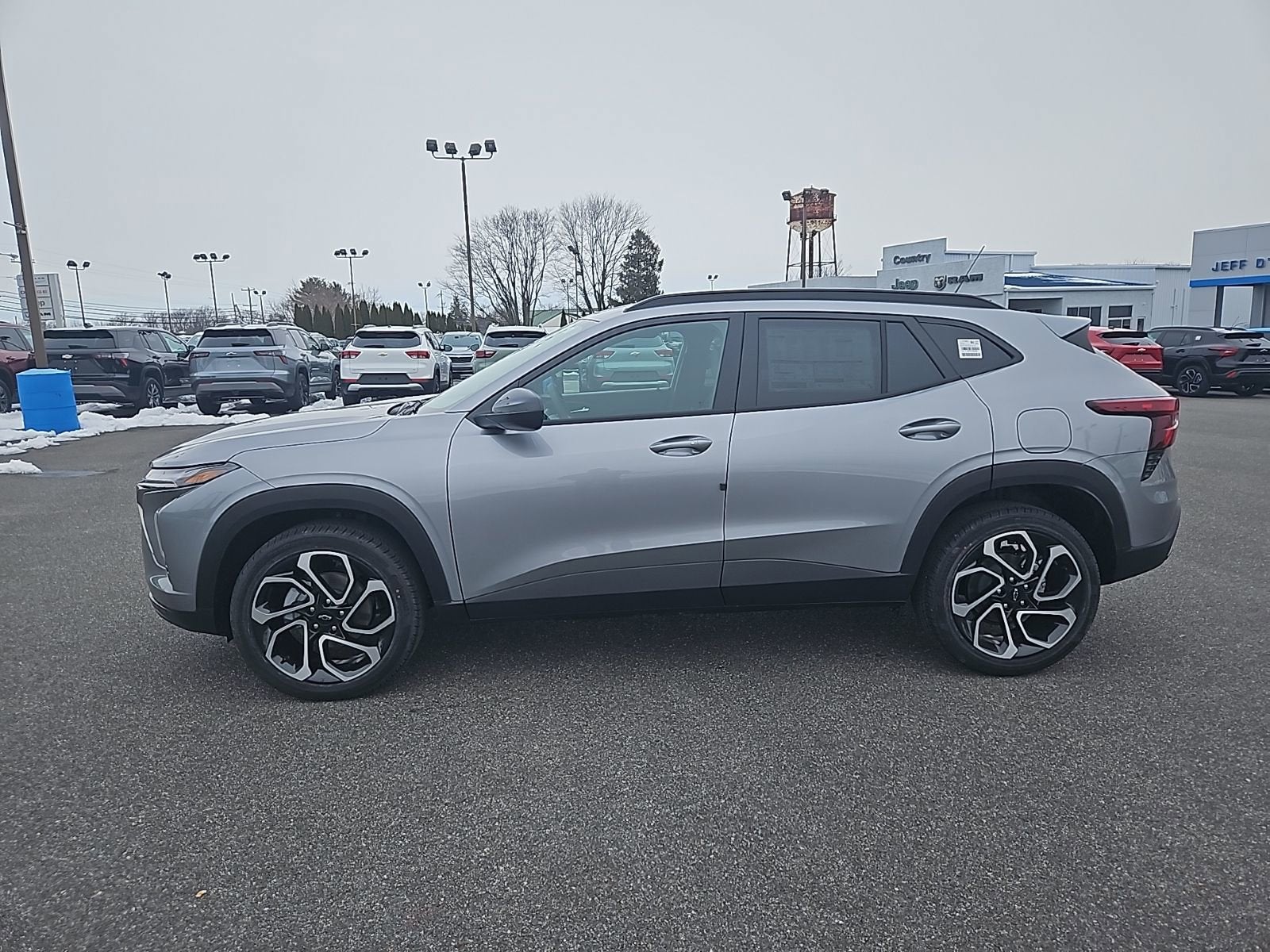 View vehicle photo 3