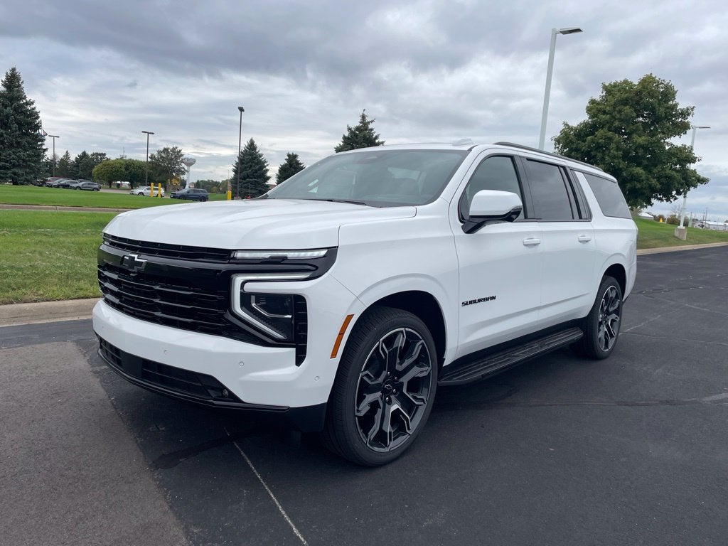 Summit White 2026 Chevrolet Suburban SUV / Crossover Four-Wheel Drive Automatic