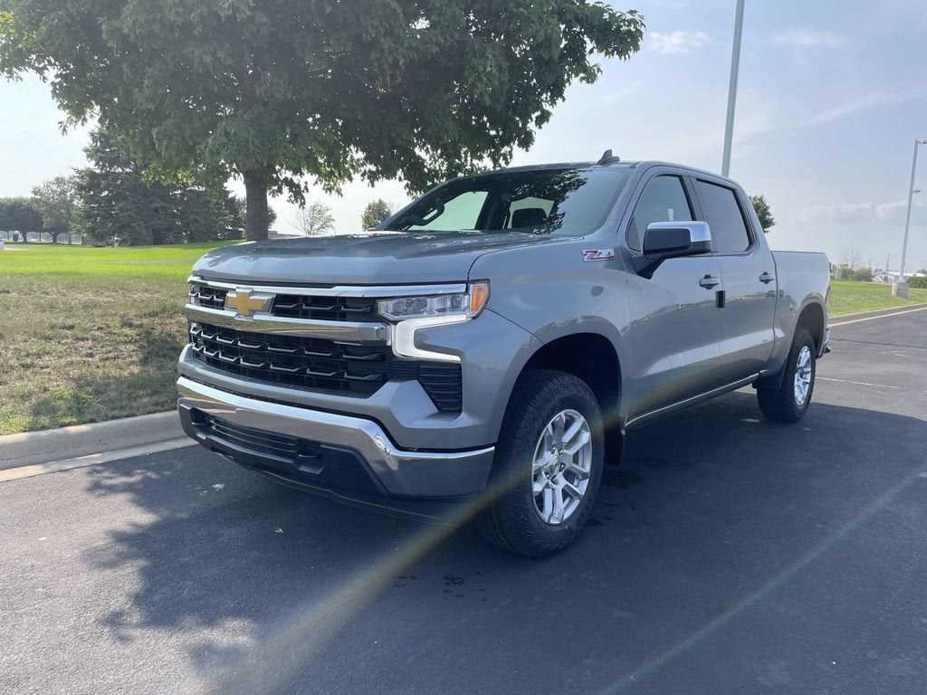 Sterling Gray Metallic 2026 Chevrolet Silverado 1500 Pickup Truck Four-Wheel Drive Automatic