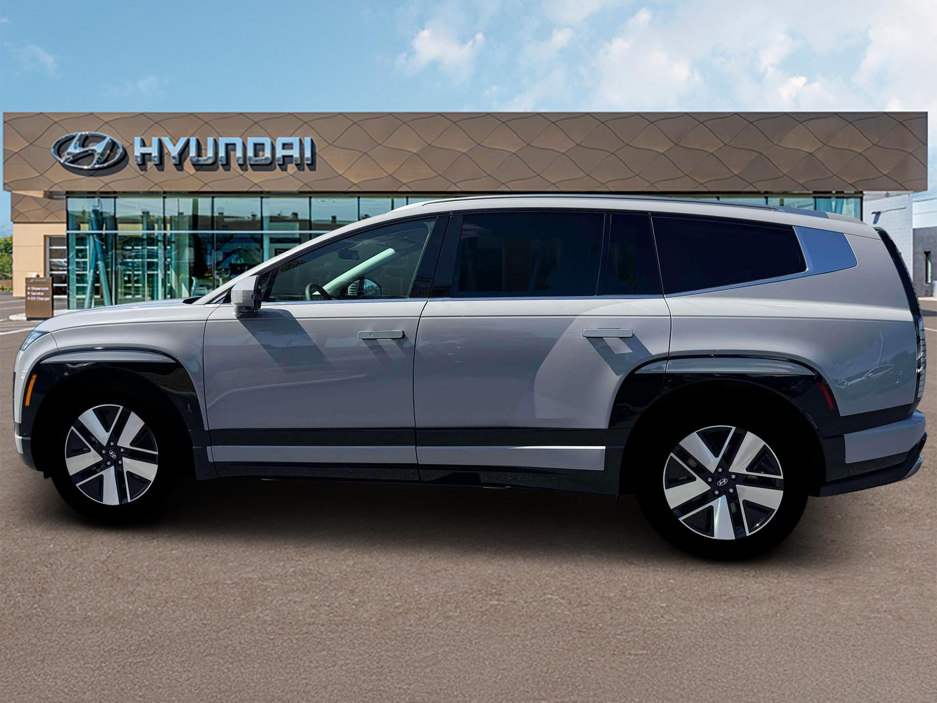 View vehicle photo 3