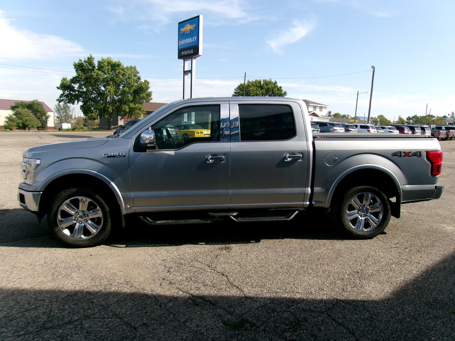 View vehicle photo 4
