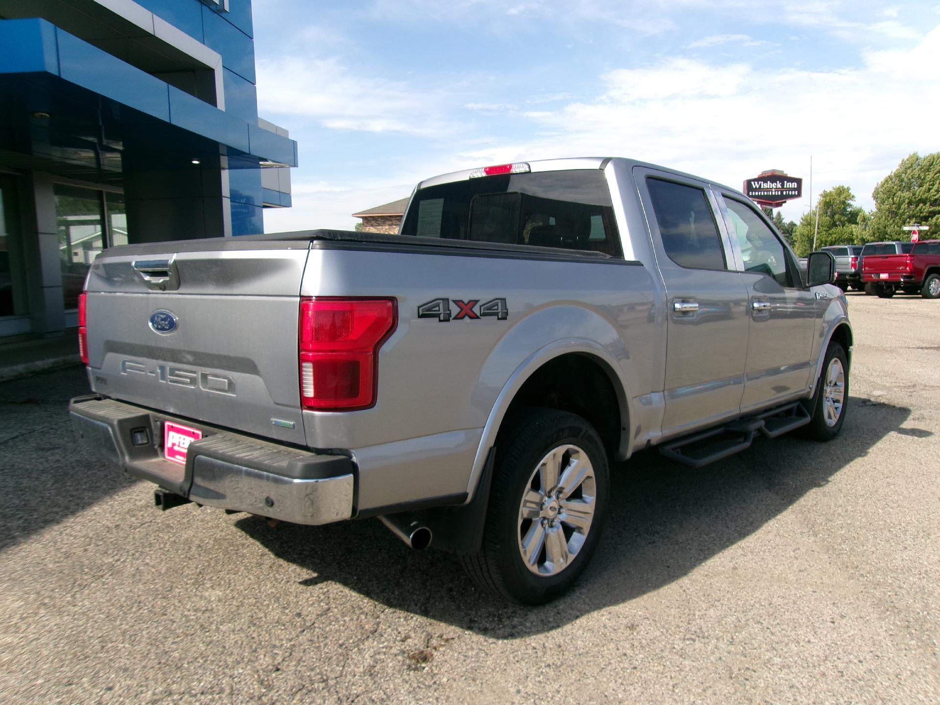 View vehicle photo 7