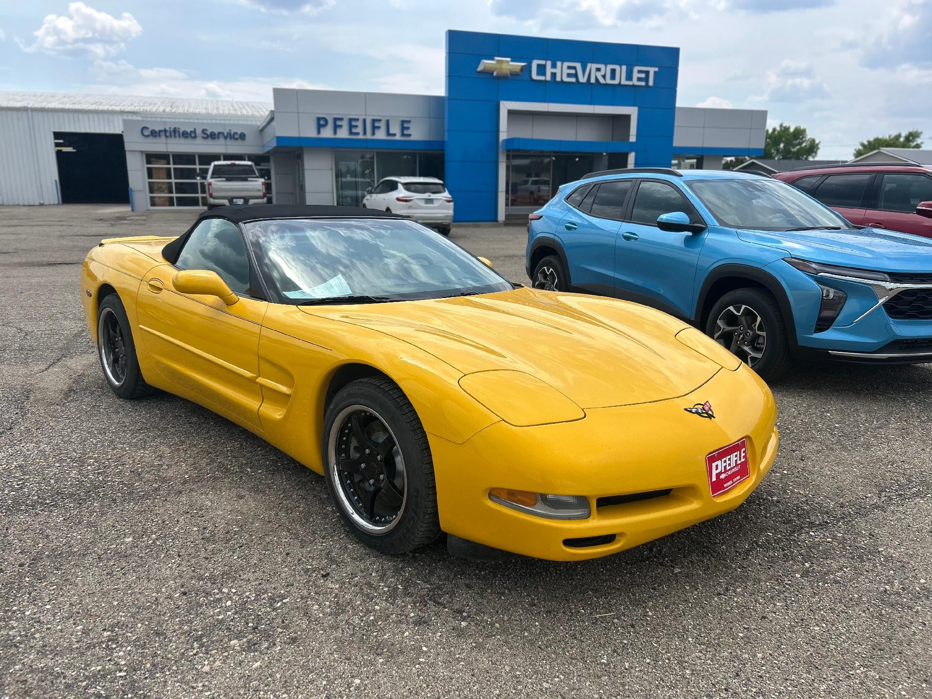 View vehicle photo 3