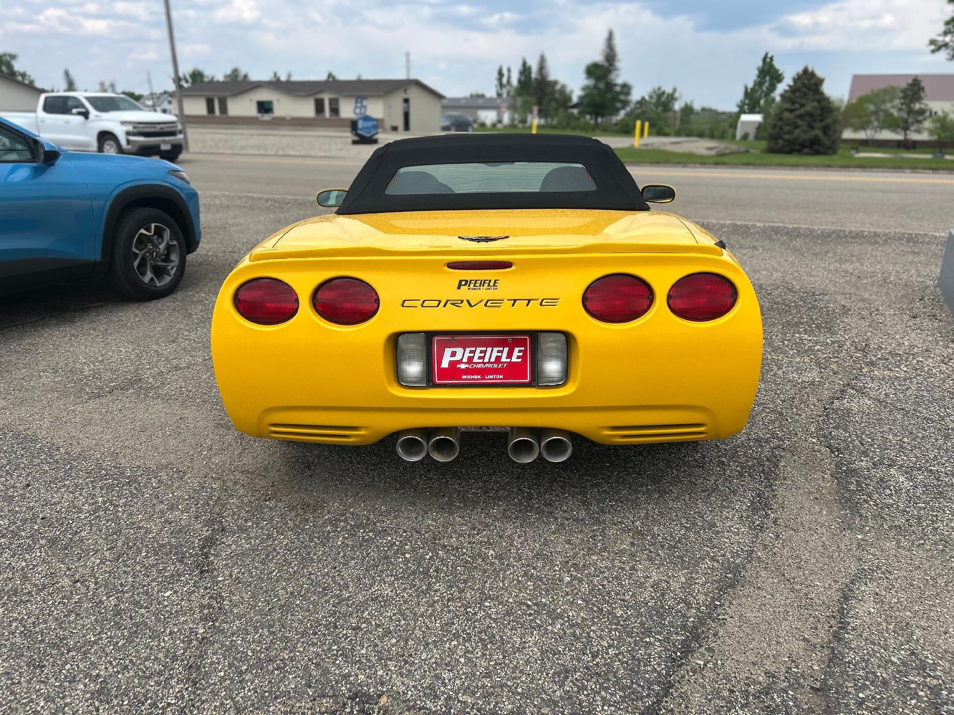 View vehicle photo 6