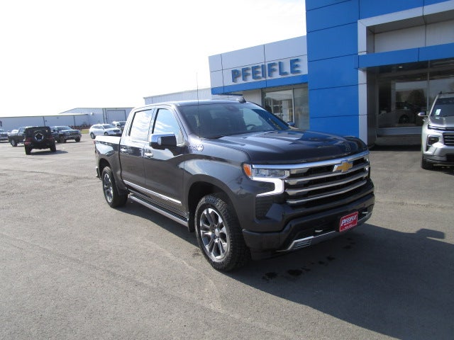  2022 Chevrolet Silverado 1500 High Country Crew Cab 4WD   