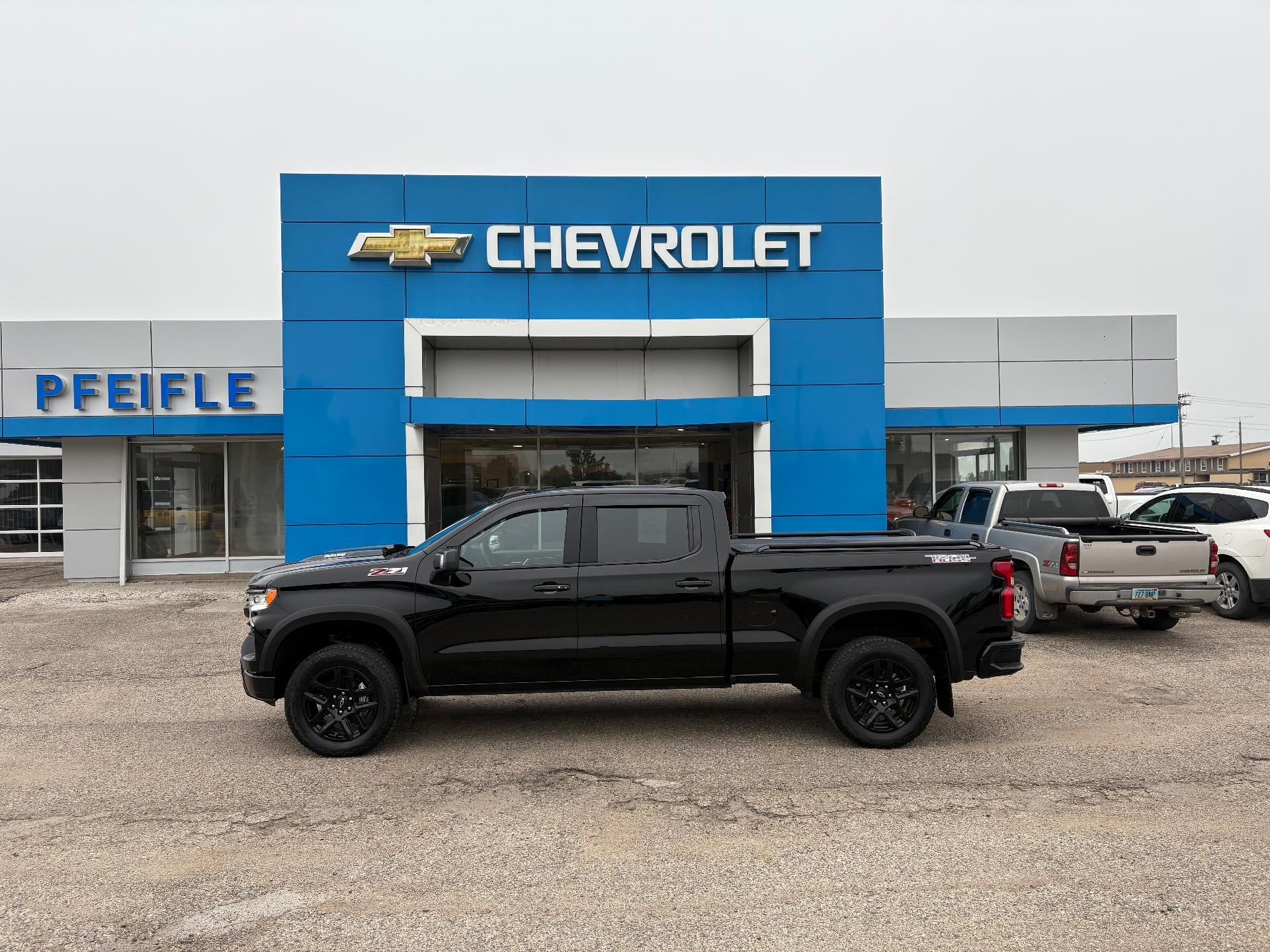 Black 2025 Chevrolet Silverado 1500 LT Trail Boss Crew Cab 4WD Pickup Truck Four-Wheel Drive Automatic