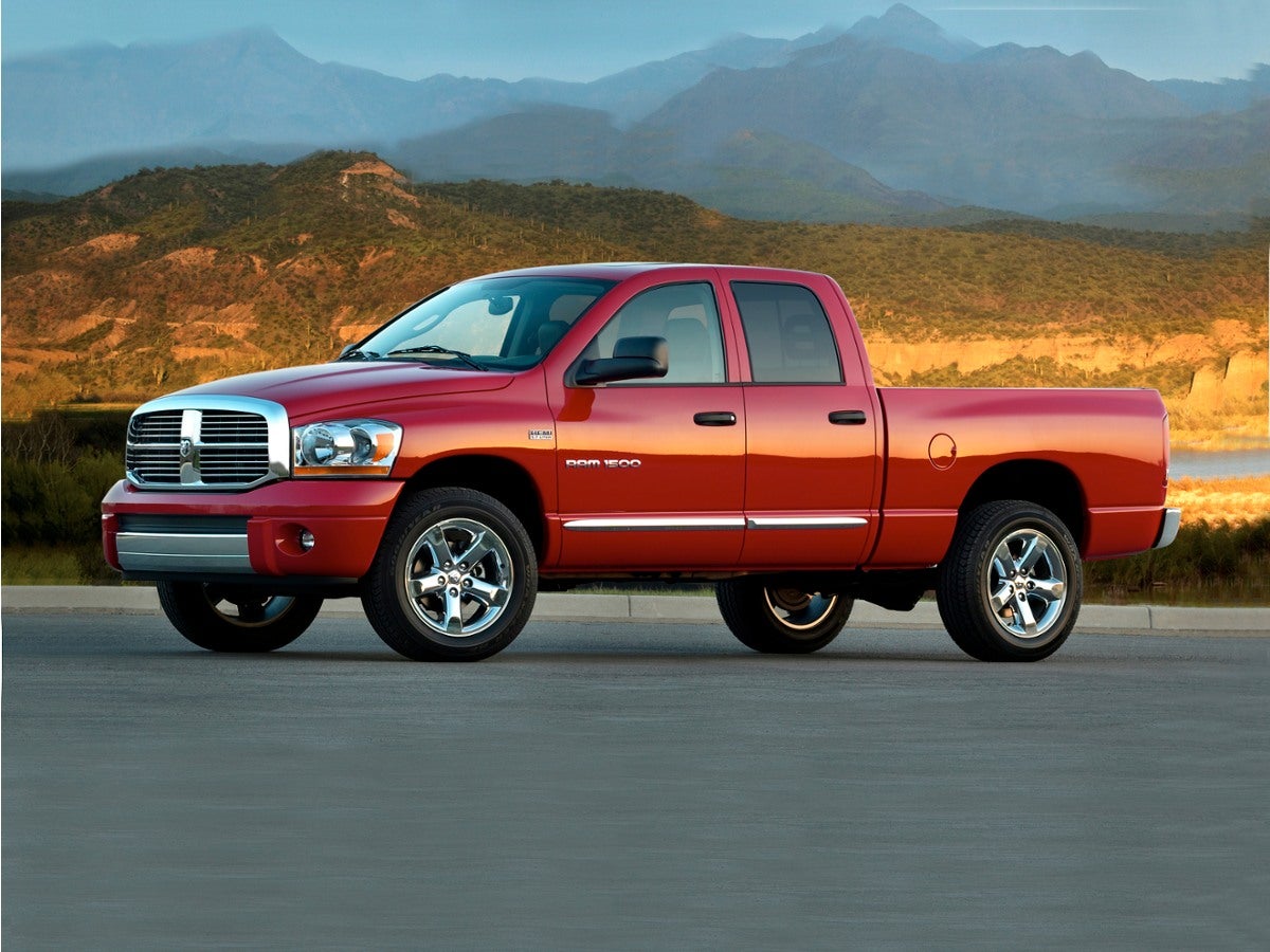 Brilliant Black Crystal Pearlcoat 2008 Dodge RAM 1500 Pickup Truck Rear-Wheel Drive 4-Speed Automatic