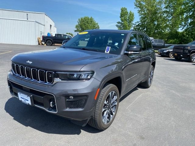 Gray 2024 Jeep Grand Cherokee SUV / Crossover Four-Wheel Drive Automatic
