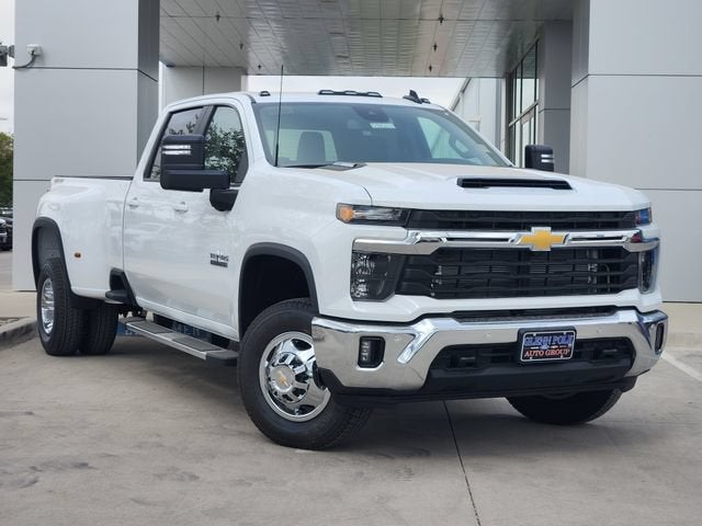 Summit White 2026 Chevrolet Silverado 3500HD Pickup Truck Four-Wheel Drive Automatic