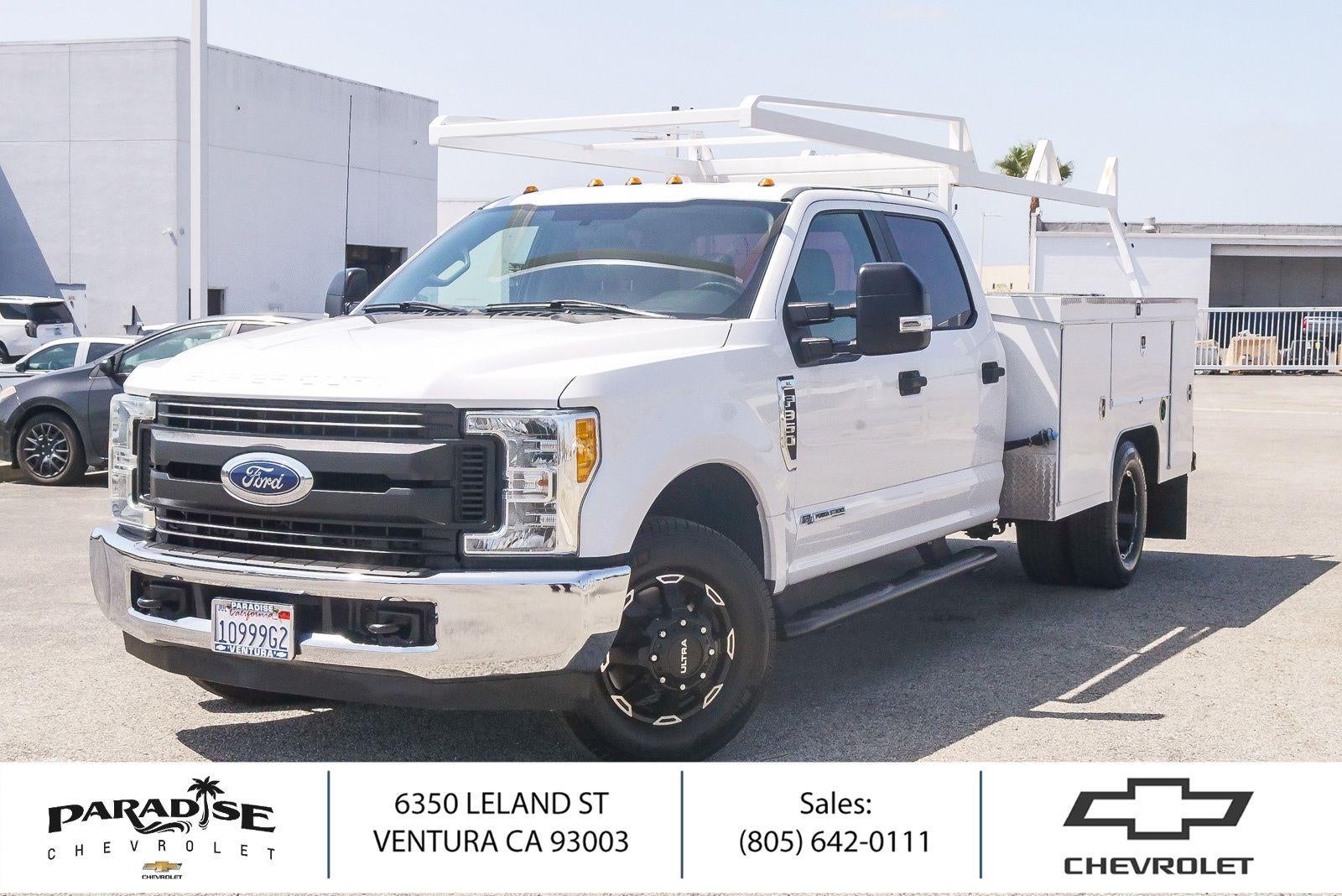 Oxford White 2017 Ford F-350 Super Duty Chassis Pickup Truck 4X2 6-Speed Automatic