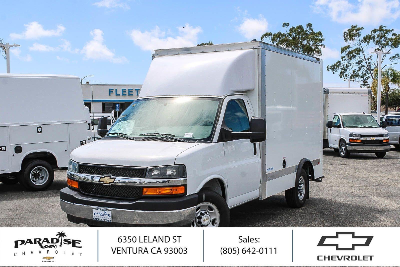Summit White 2025 Chevrolet Express Chassis Van Rear-Wheel Drive Automatic