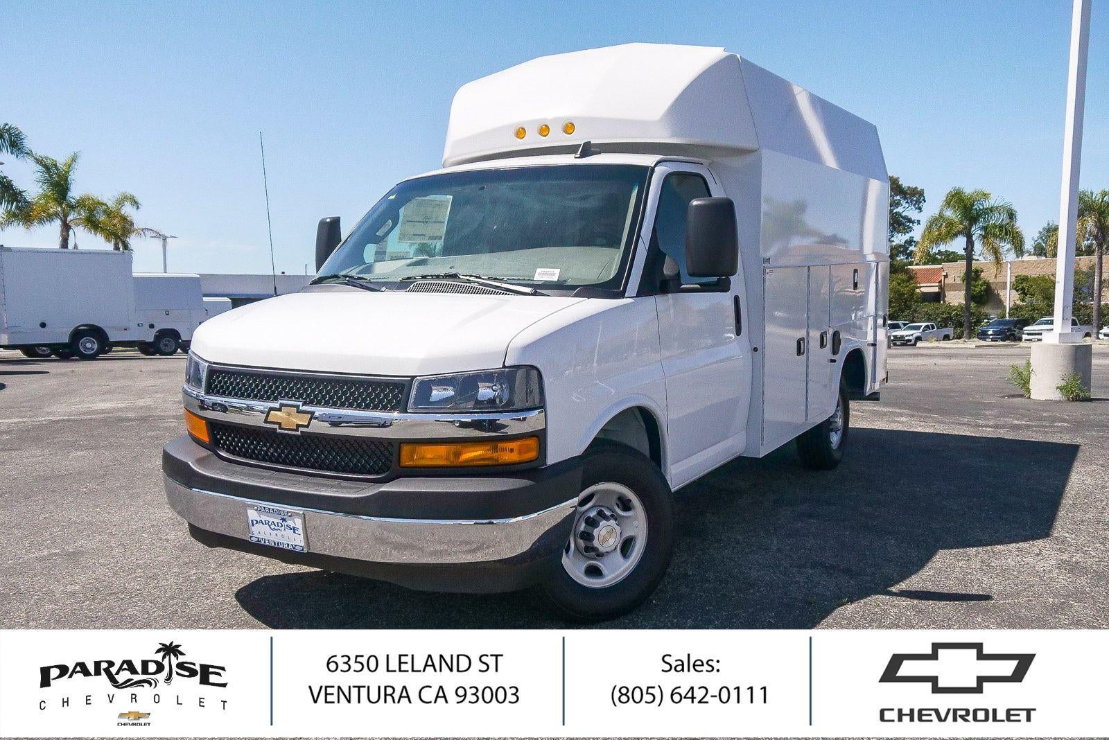 Summit White 2026 Chevrolet Express Chassis Van Rear-Wheel Drive Automatic