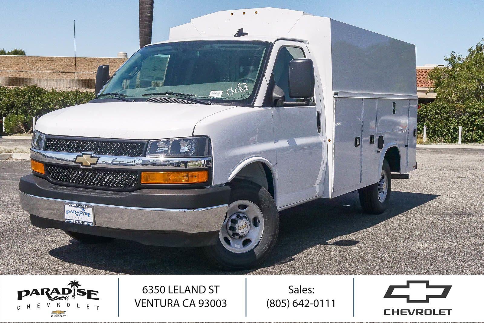 Summit White 2026 Chevrolet Express Chassis Van Rear-Wheel Drive Automatic