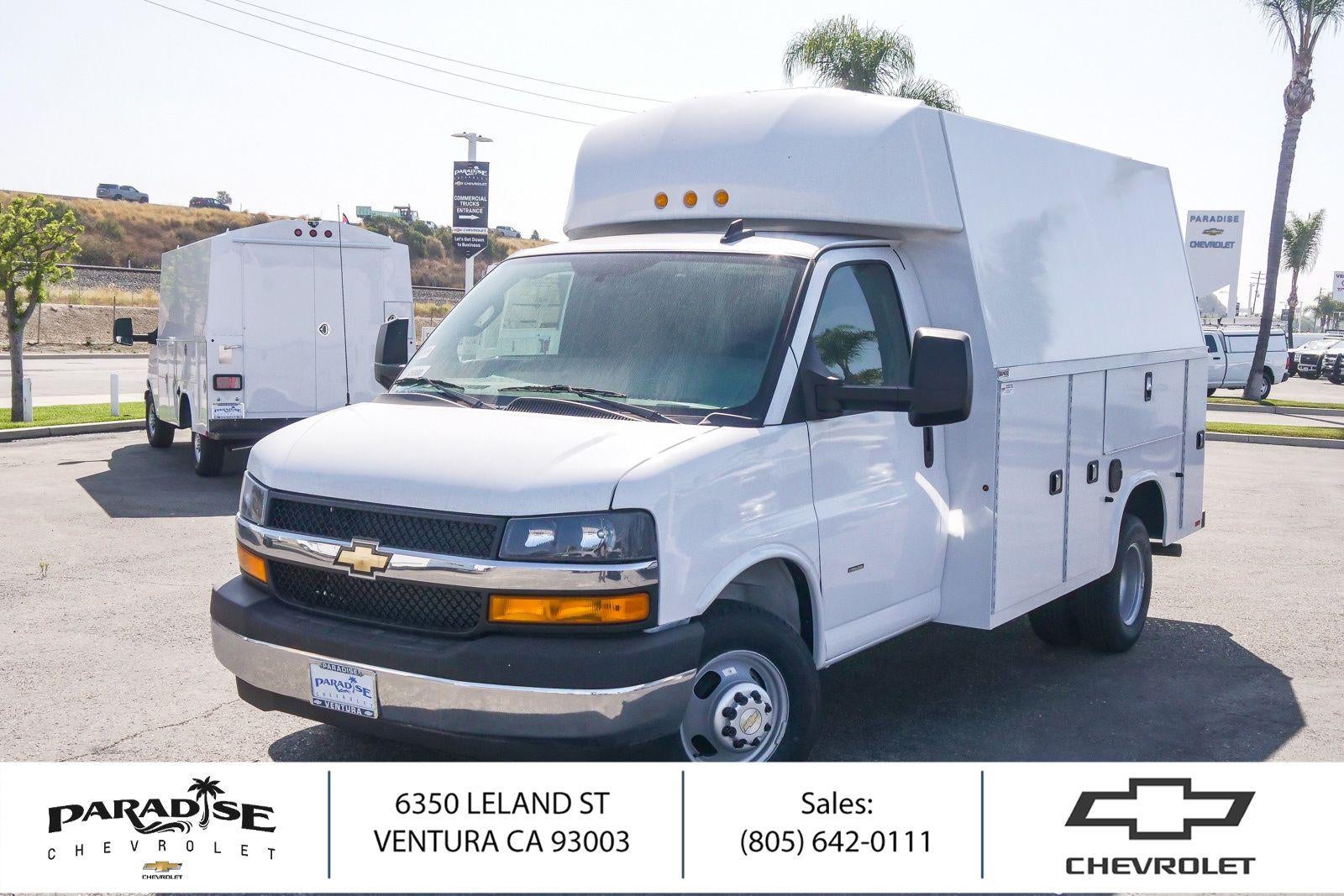 Summit White 2026 Chevrolet Express Chassis Van Rear-Wheel Drive Automatic