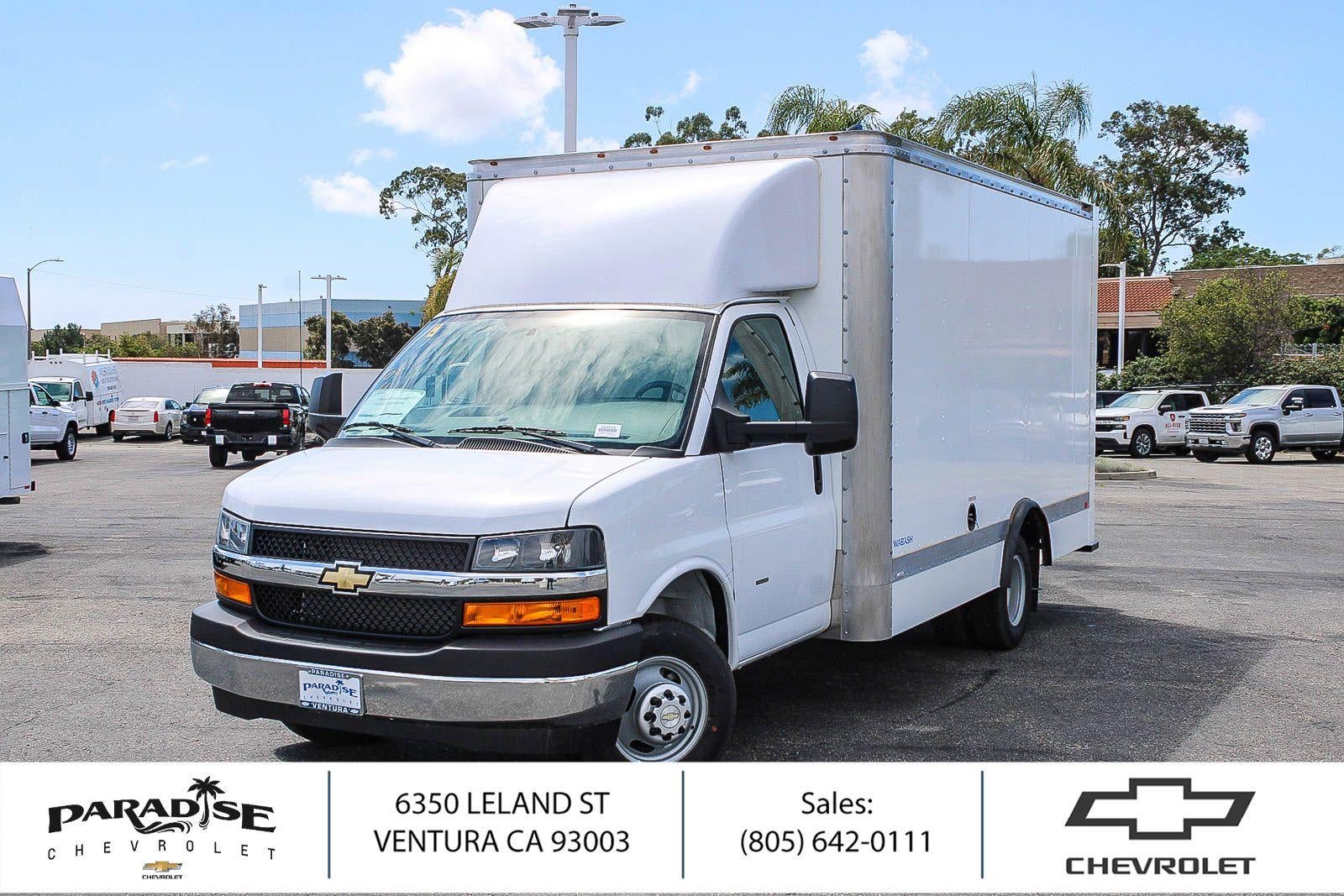 Summit White 2026 Chevrolet Express Chassis Van Rear-Wheel Drive Automatic