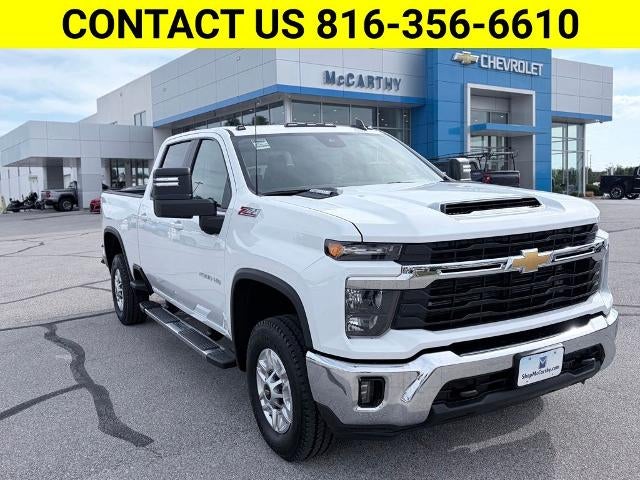 Summit White 2026 Chevrolet Silverado 2500HD Pickup Truck Four-Wheel Drive Automatic
