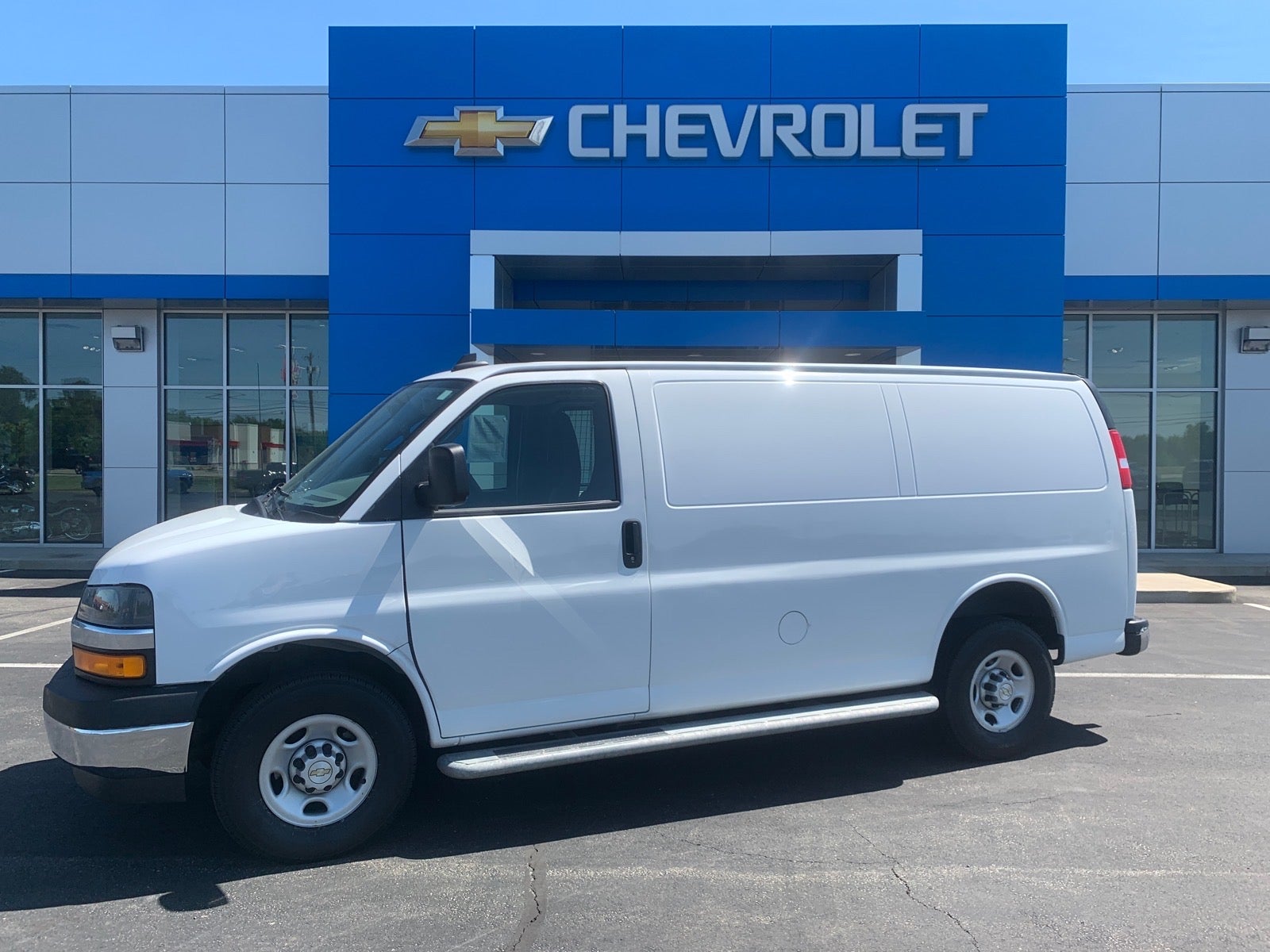  2022 Chevrolet Express Cargo 2500 RWD   