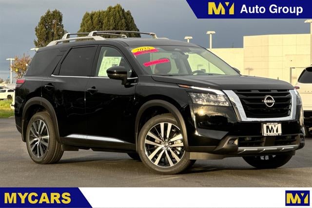 2025 Nissan Pathfinder Platinum 4WD