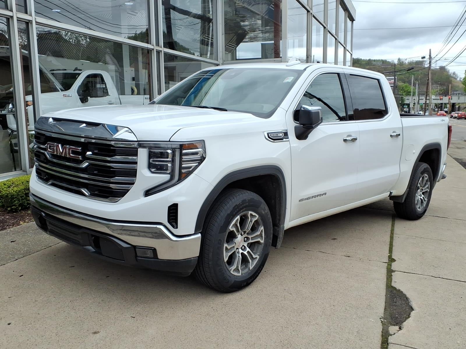  2025 GMC Sierra 1500 SLT Crew Cab 4WD   