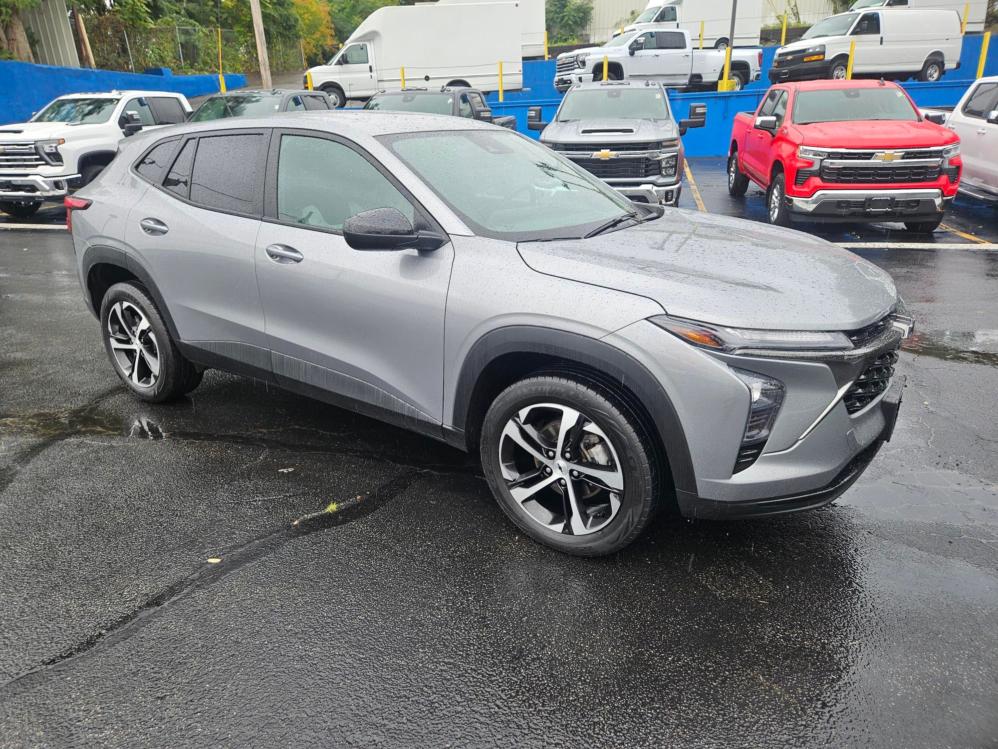  2024 Chevrolet Trax RS with 1RS FWD   