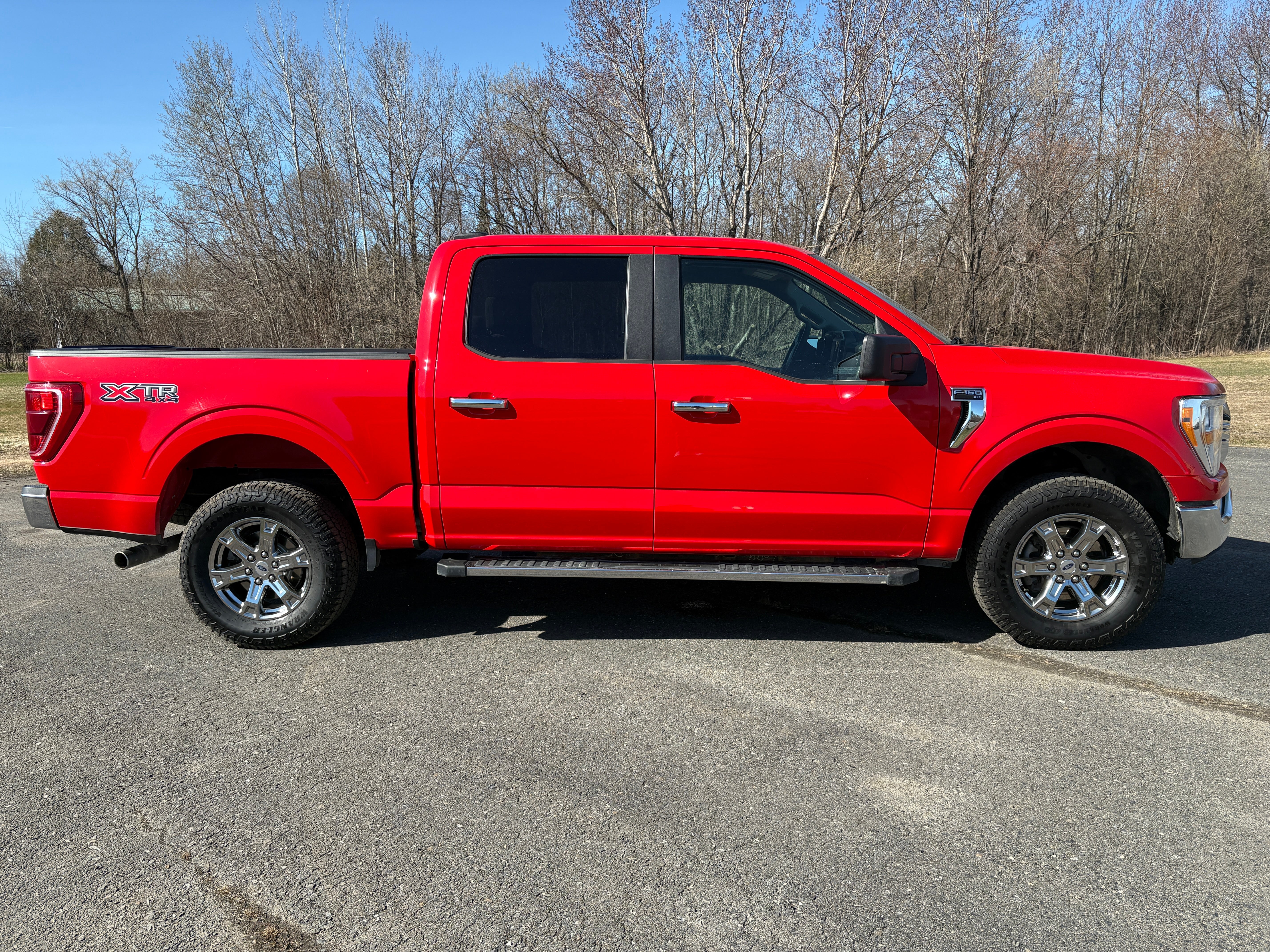 View vehicle photo 7