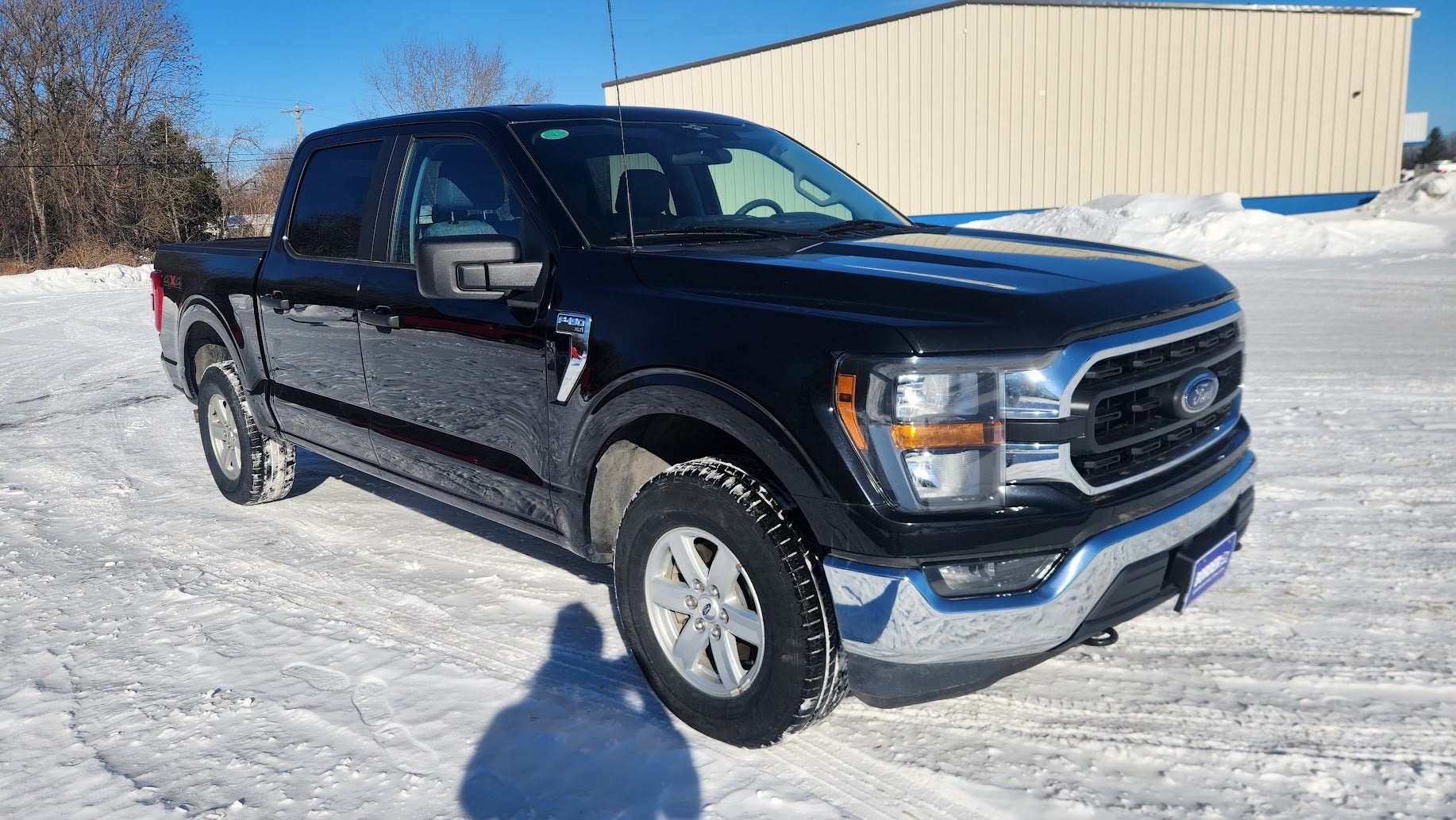 View vehicle photo 7