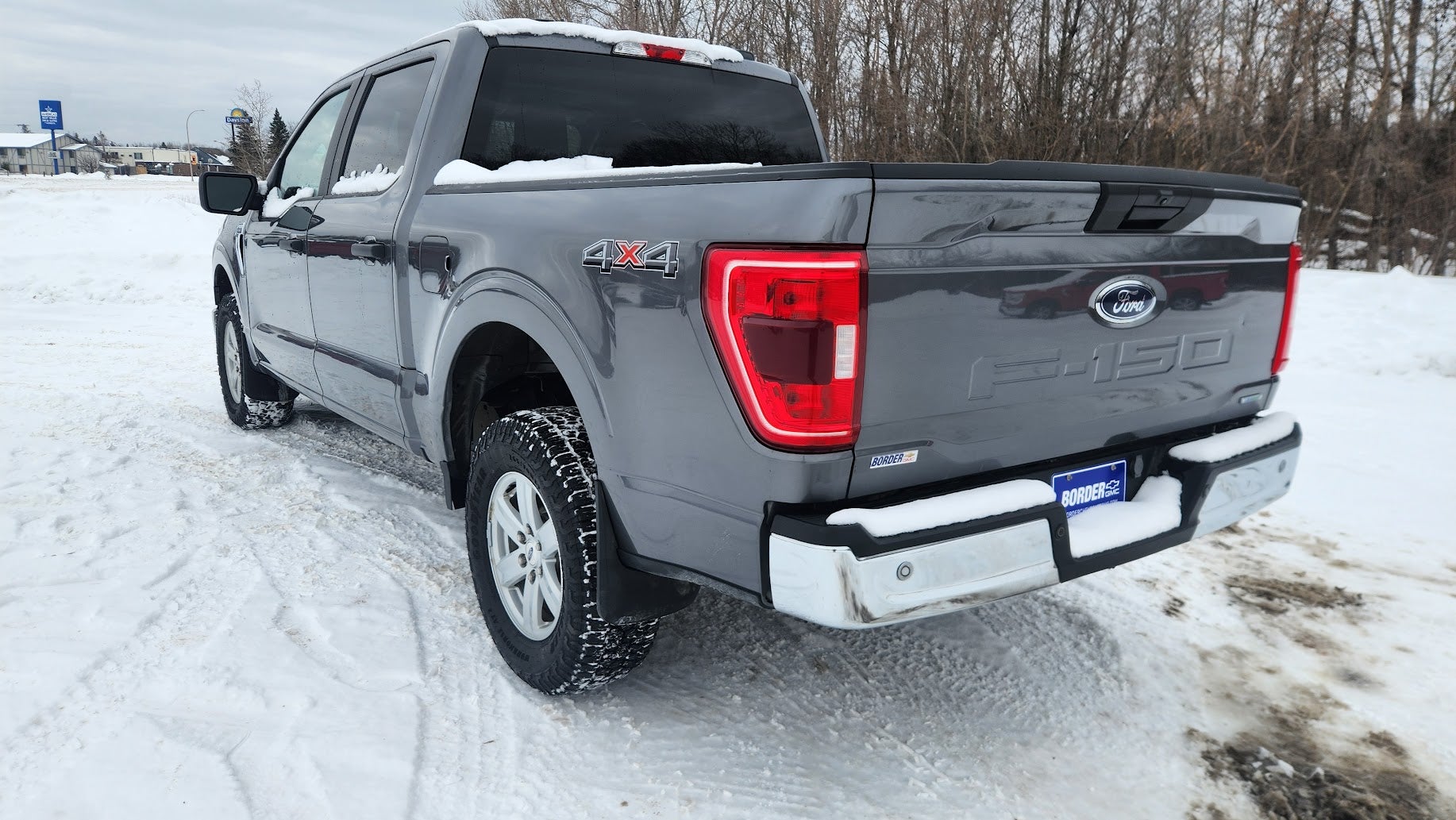View vehicle photo 4