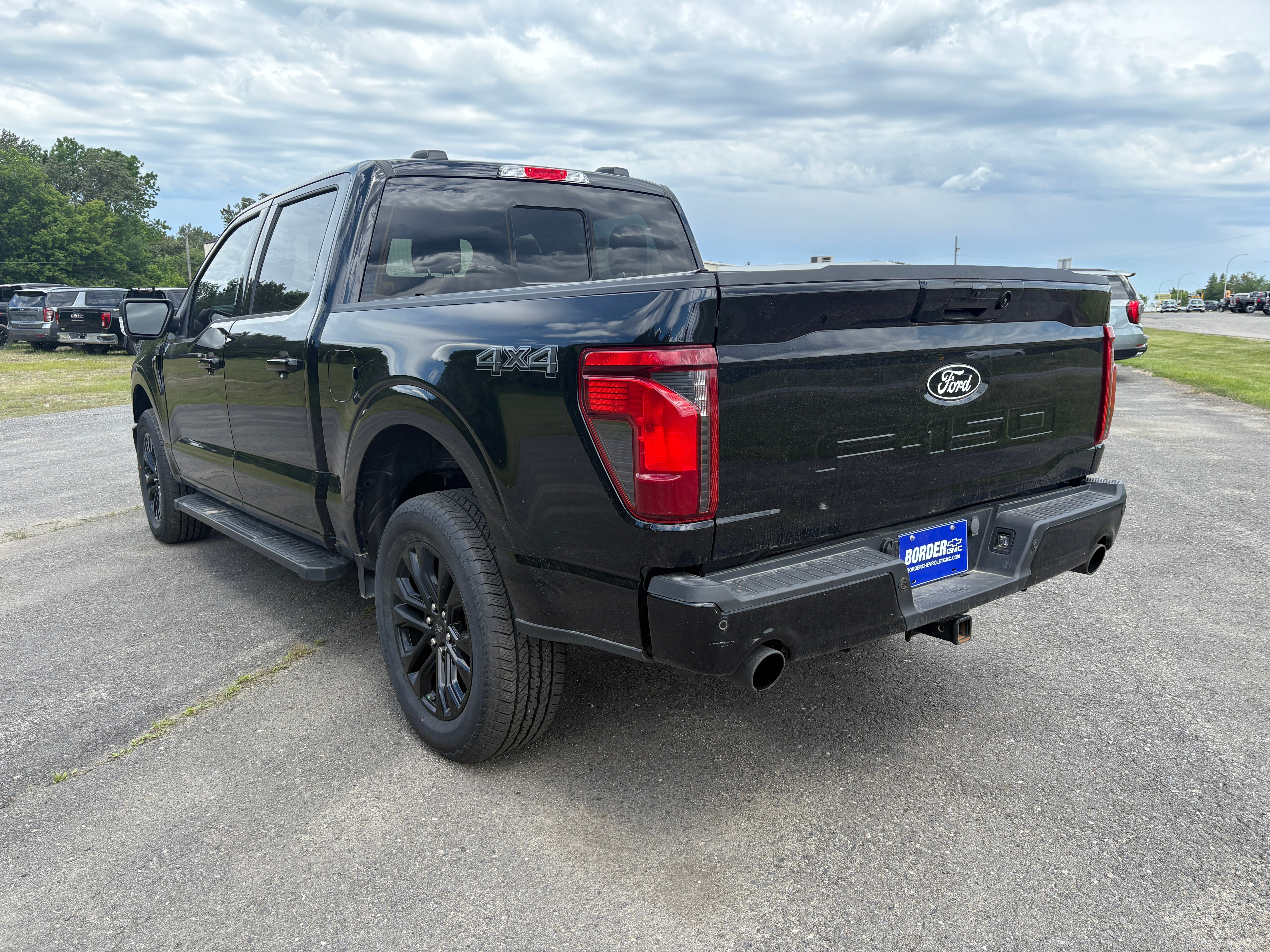 View vehicle photo 3
