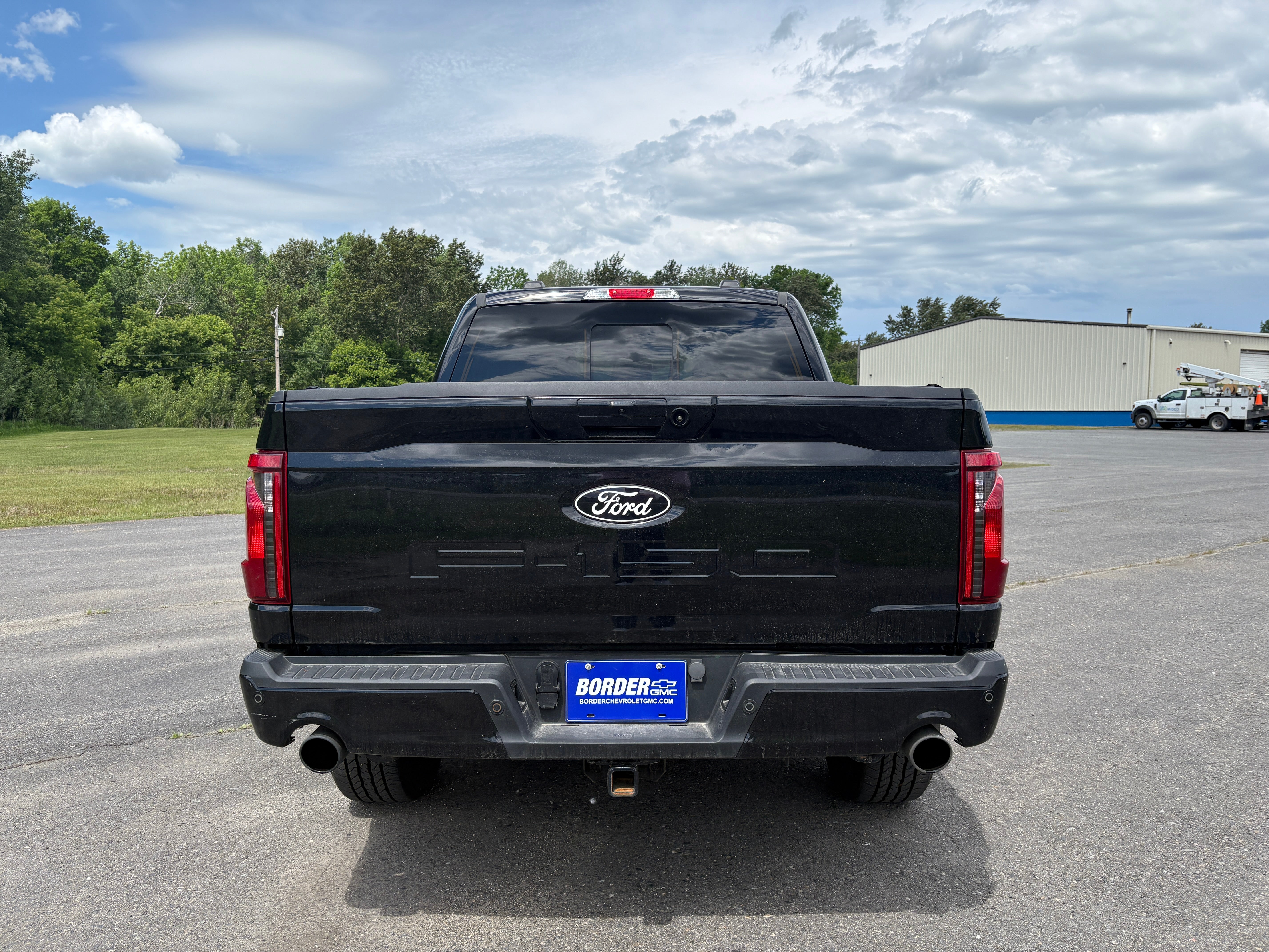 View vehicle photo 4