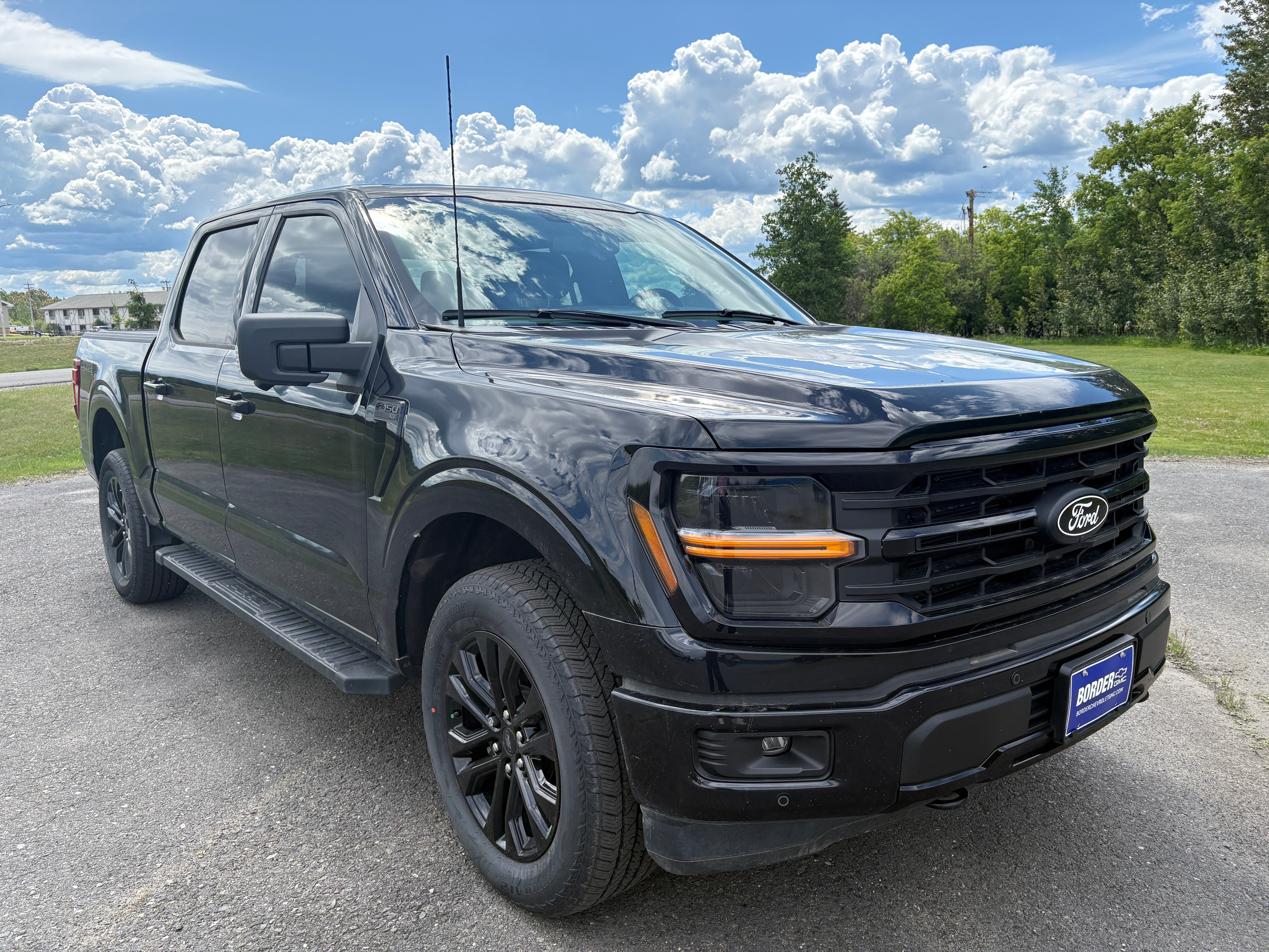 View vehicle photo 7