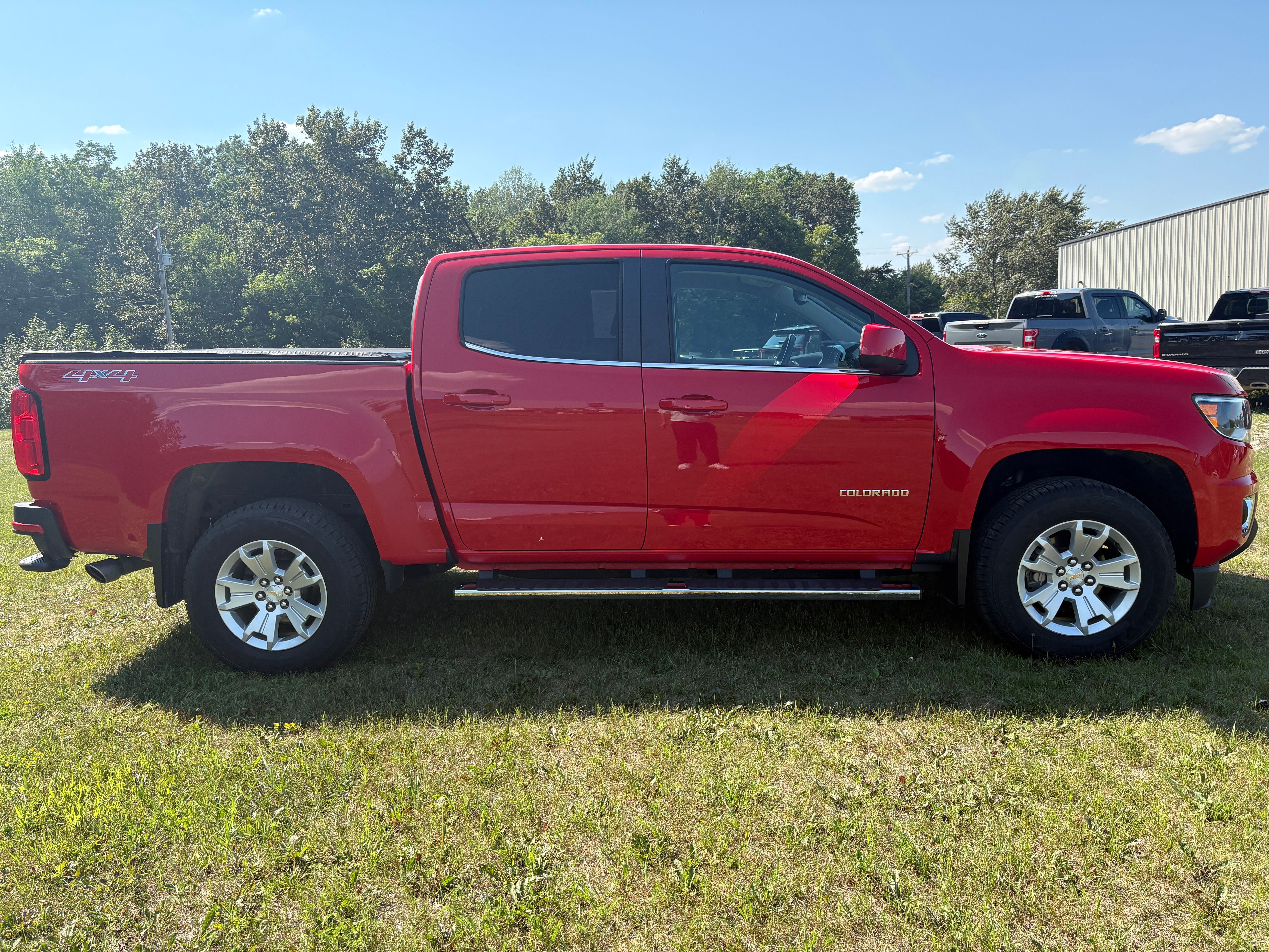 View vehicle photo 7