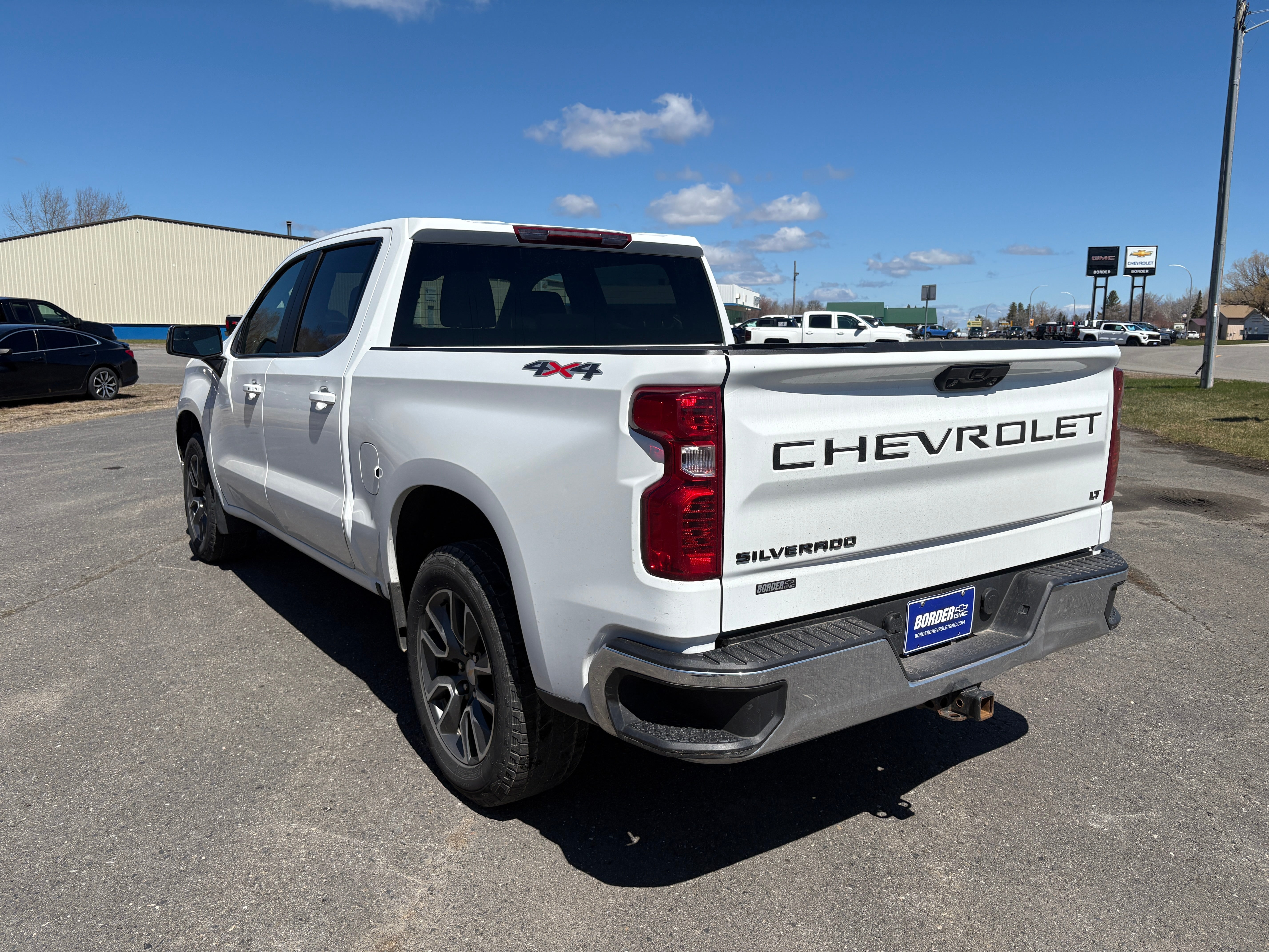 View vehicle photo 3