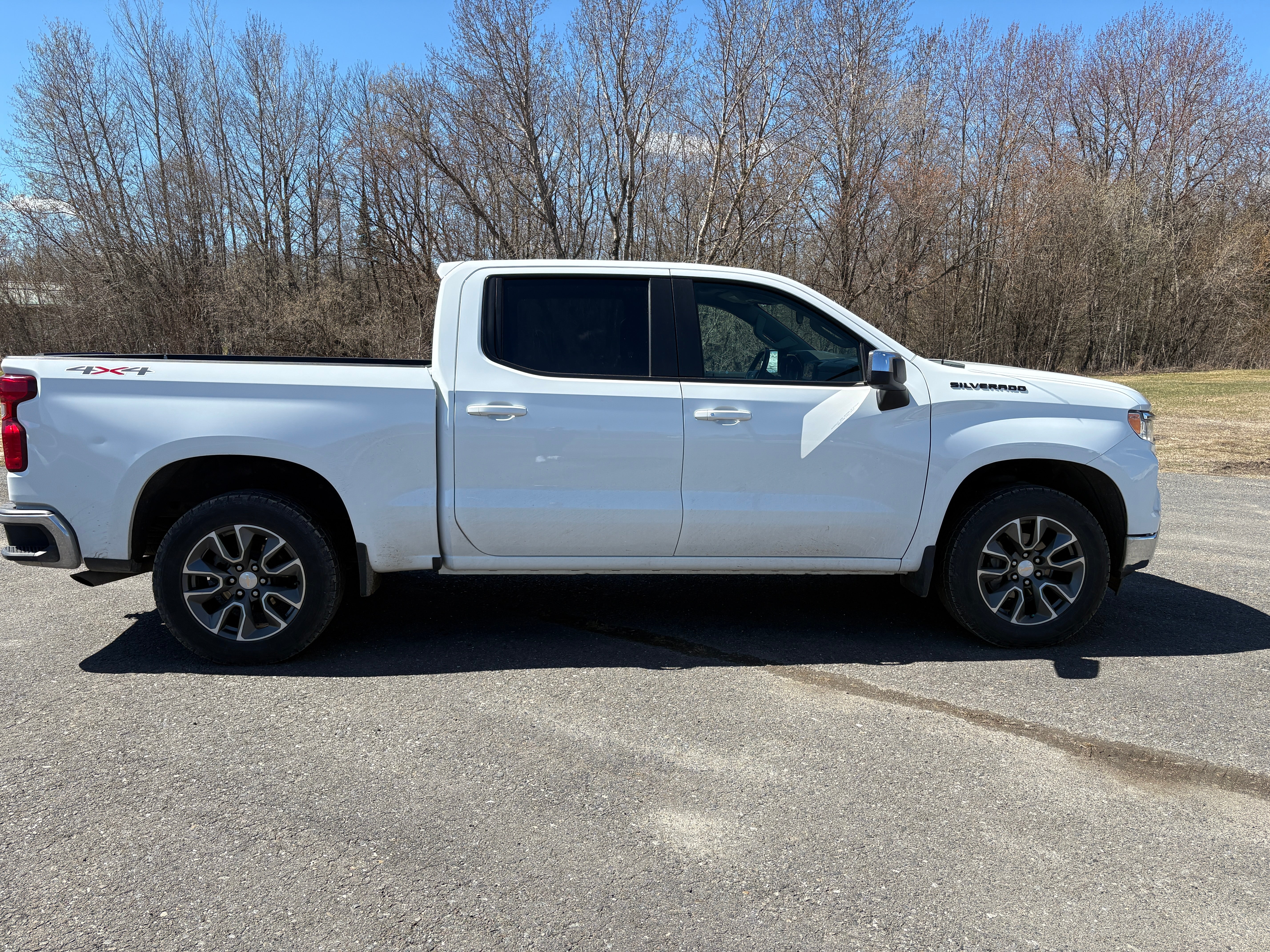 View vehicle photo 7